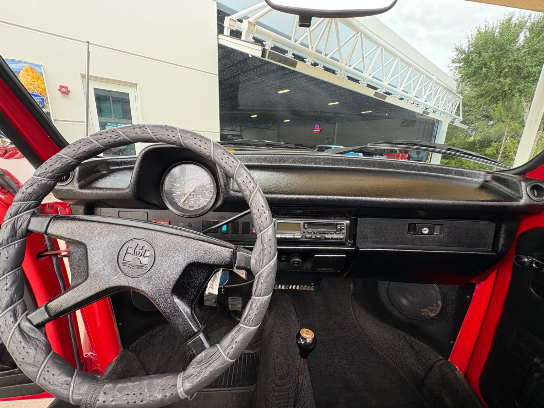 Vehicle photo 38