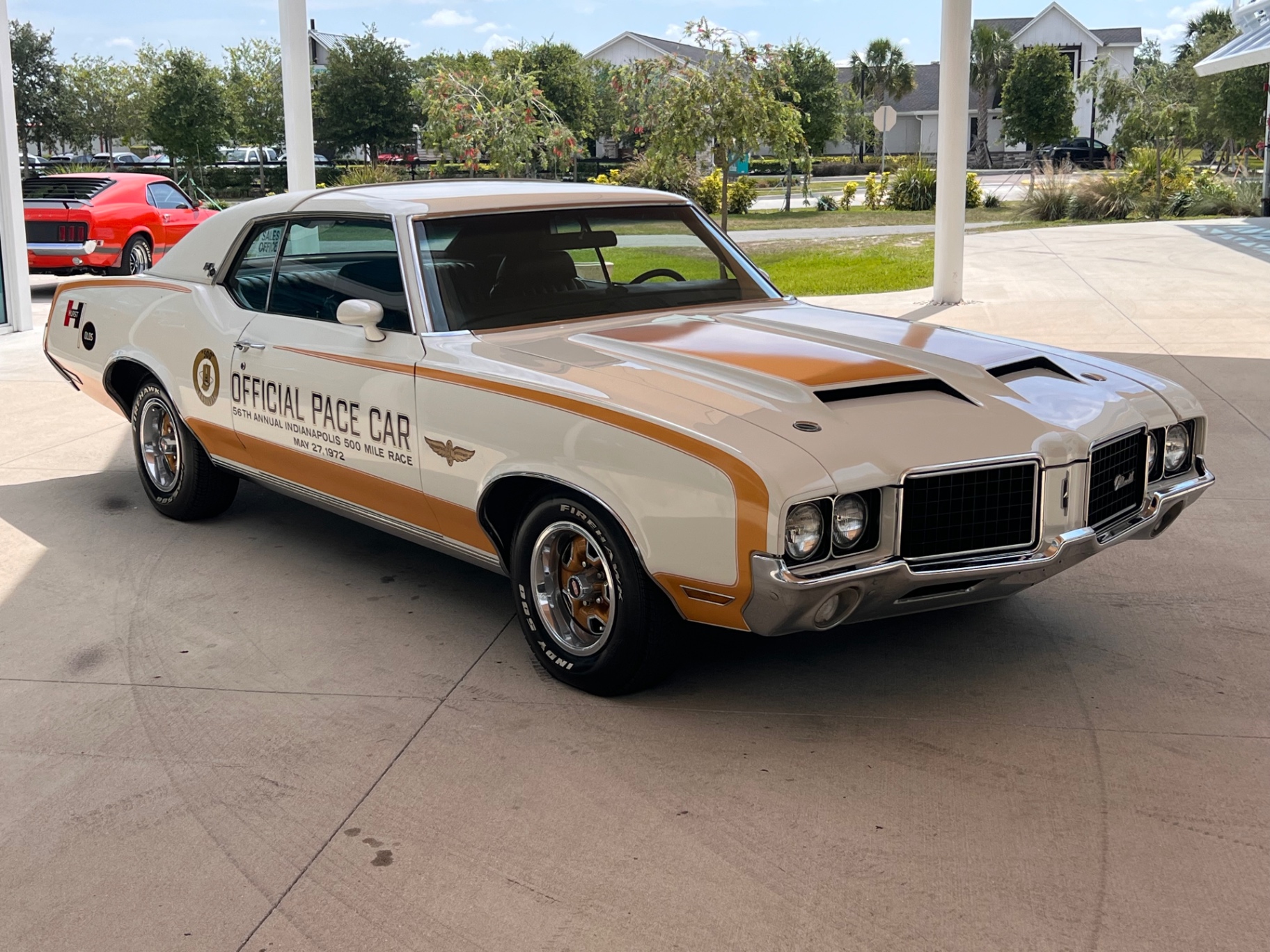 Vehicle photo 15