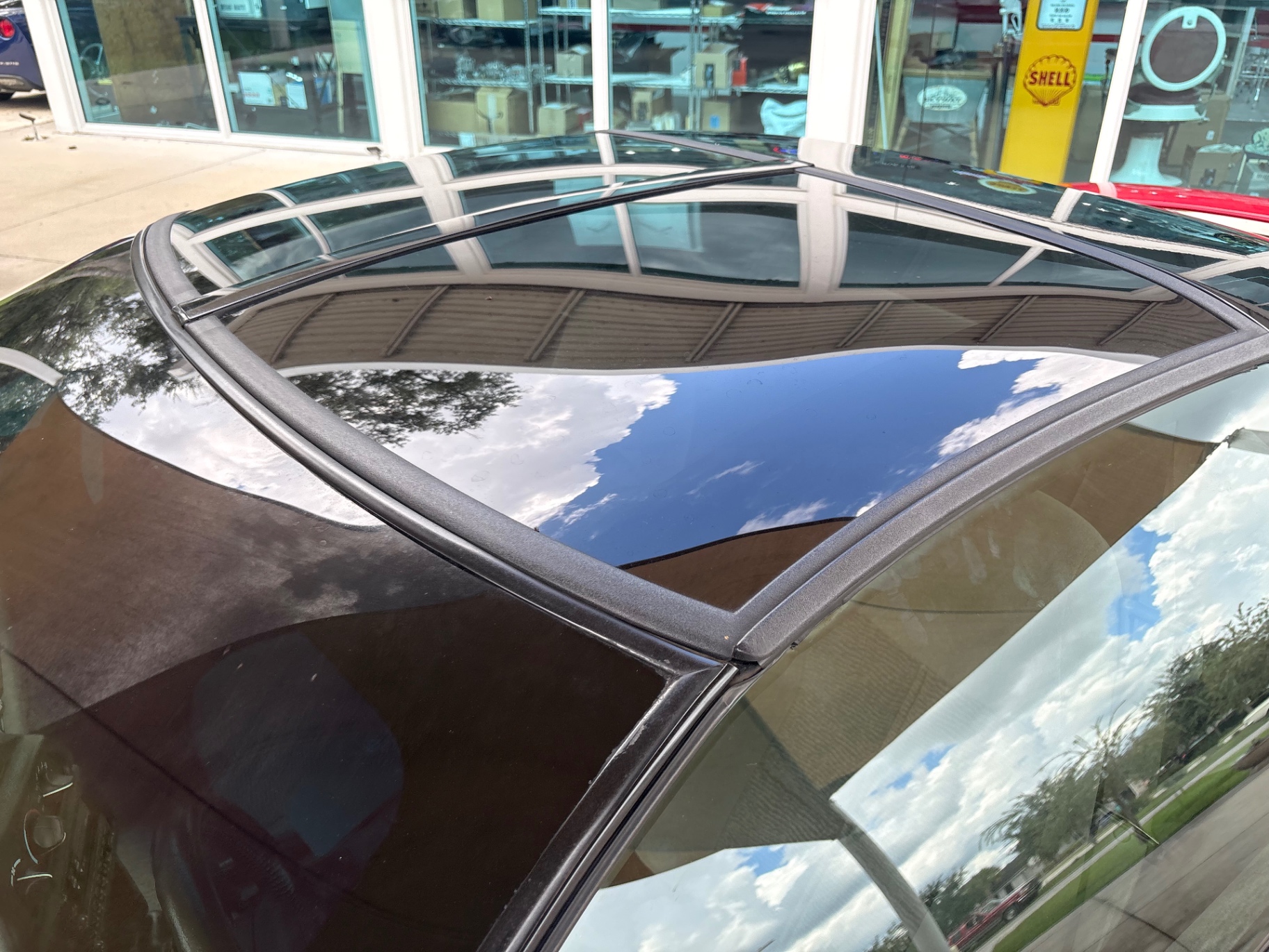 Vehicle photo 21