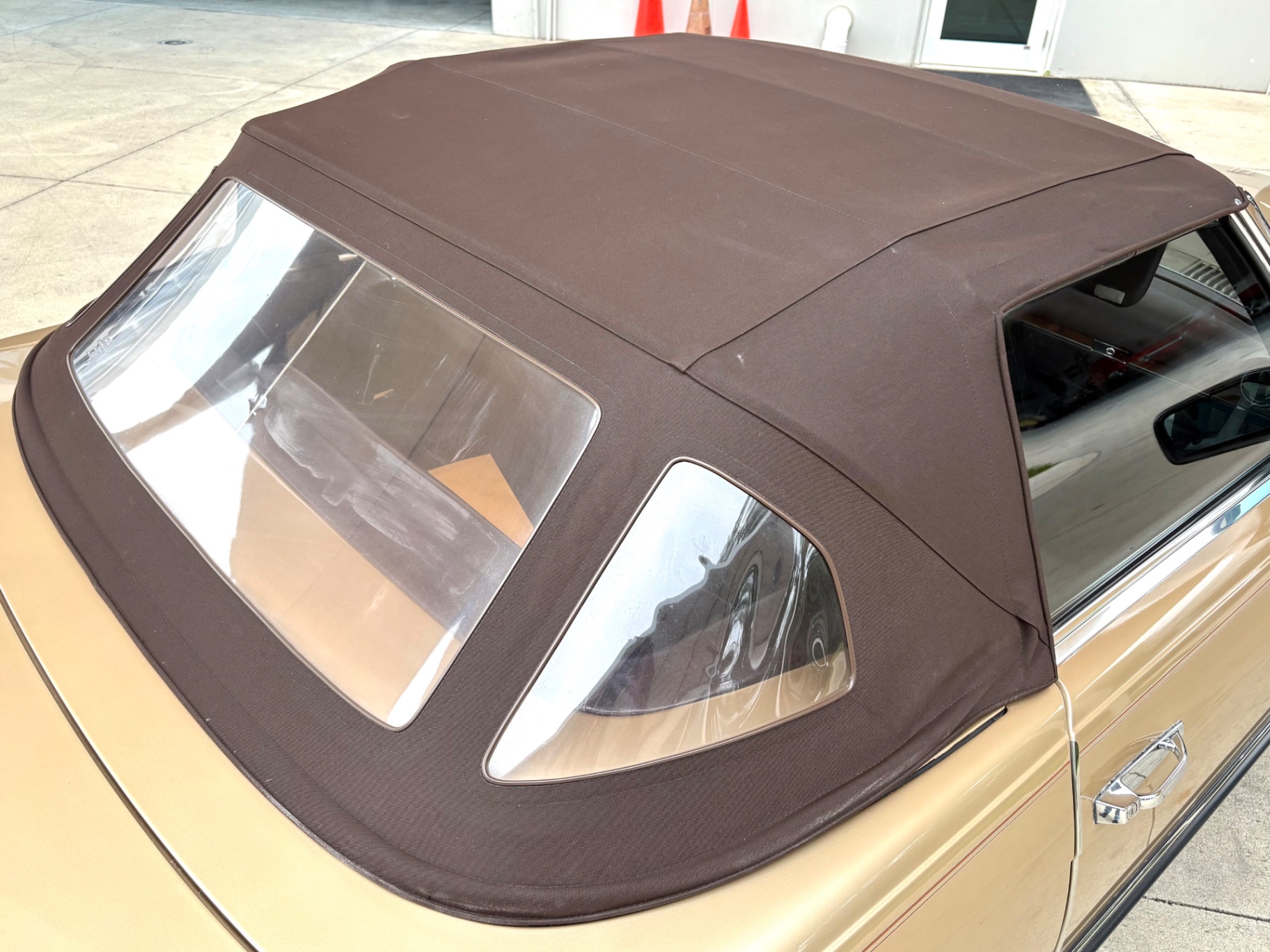 Vehicle photo 30
