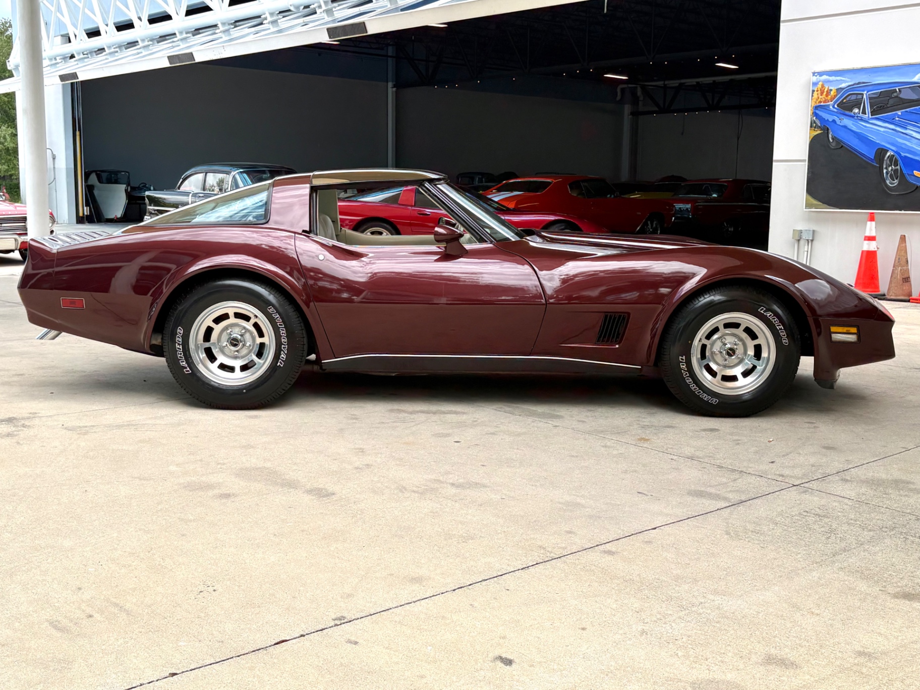 Vehicle photo 5