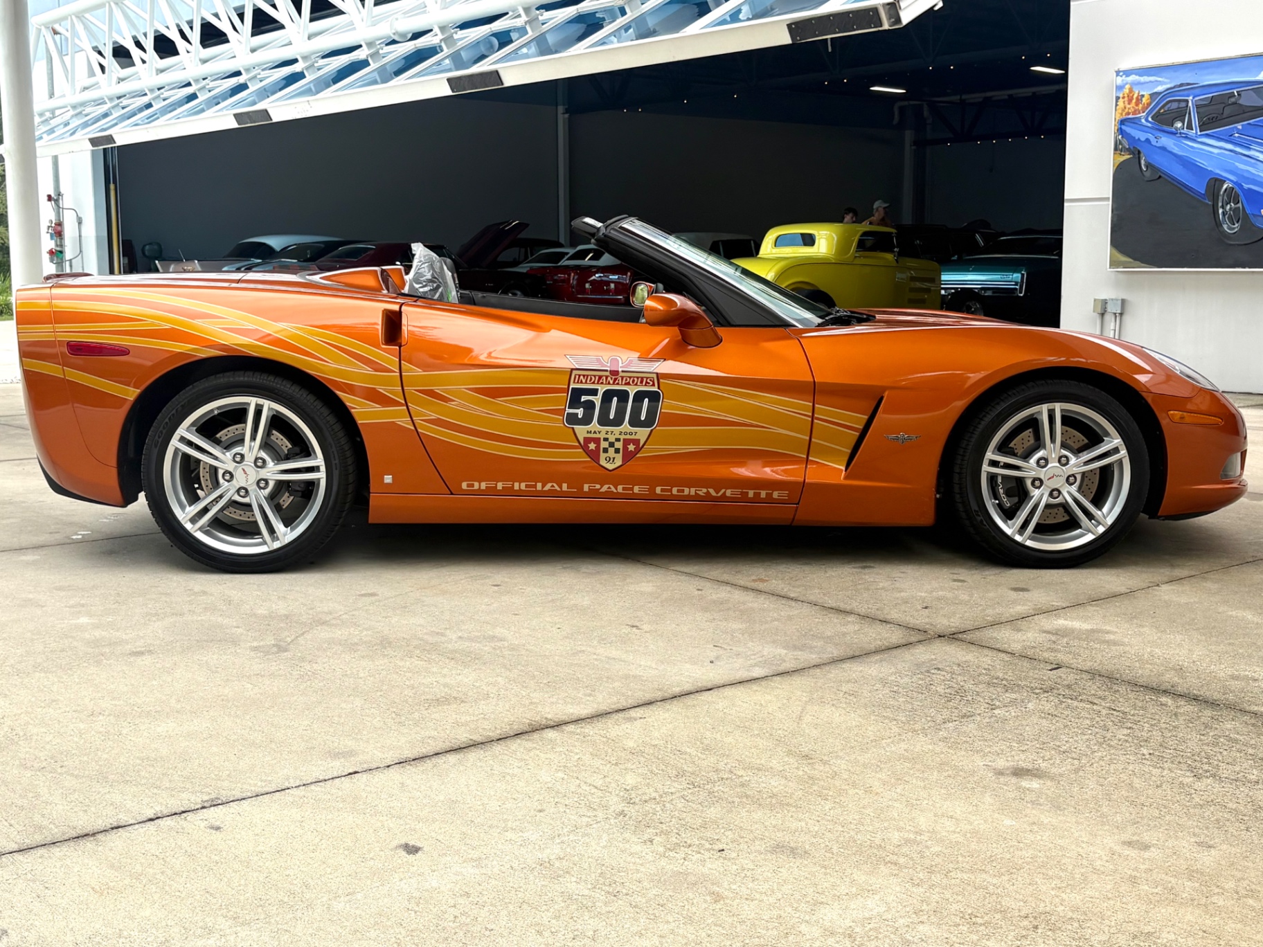Vehicle photo 5
