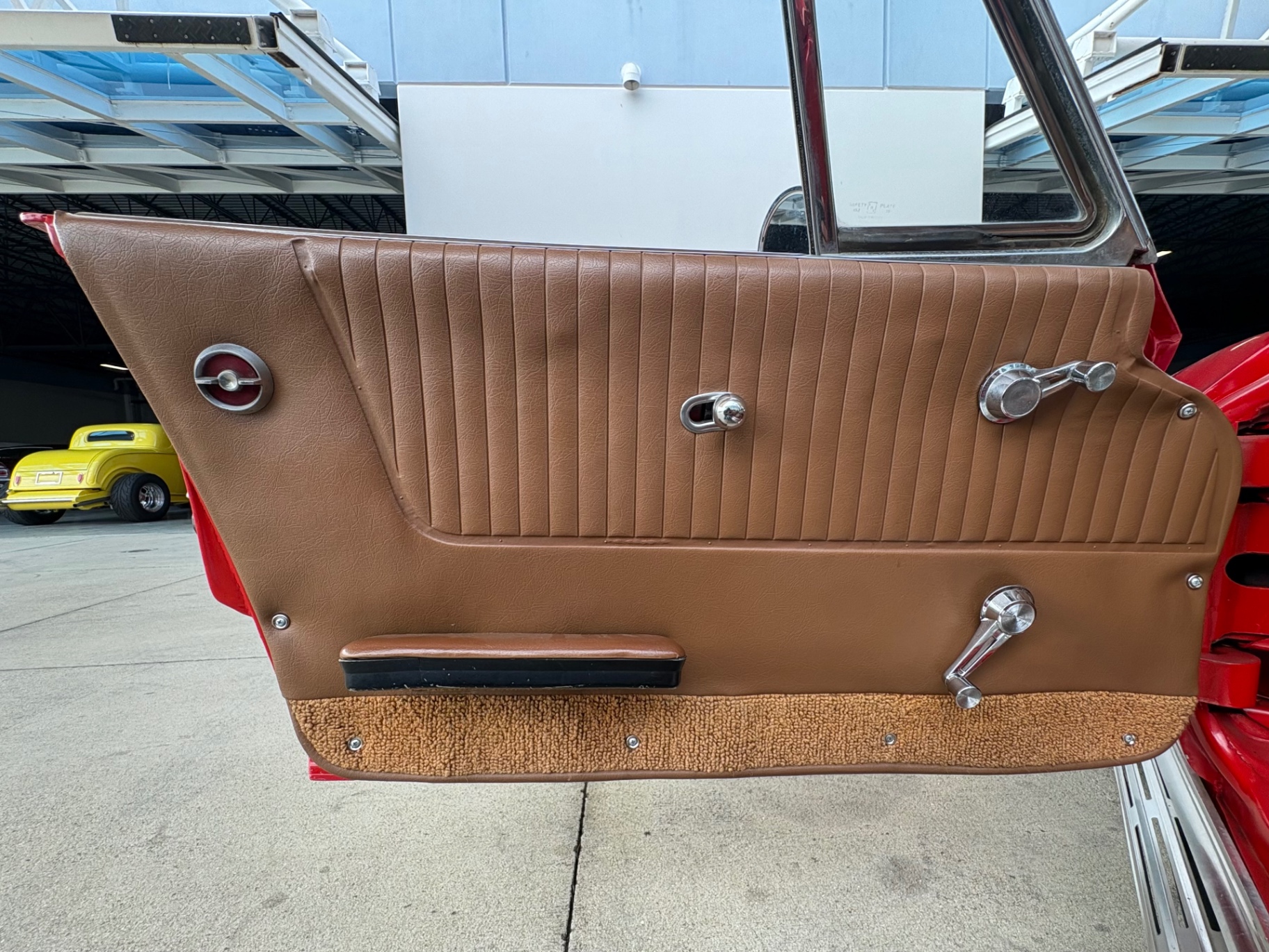 Vehicle photo 35