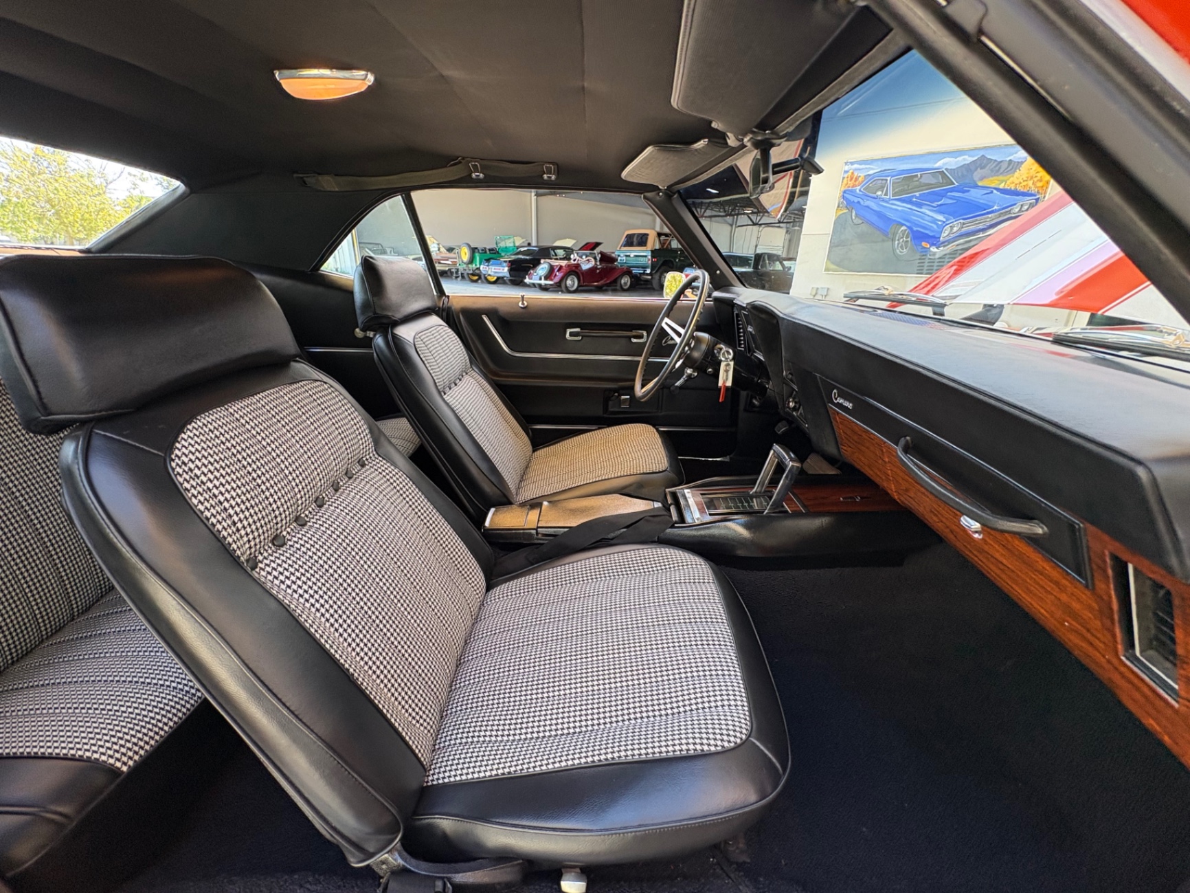 Vehicle photo 40