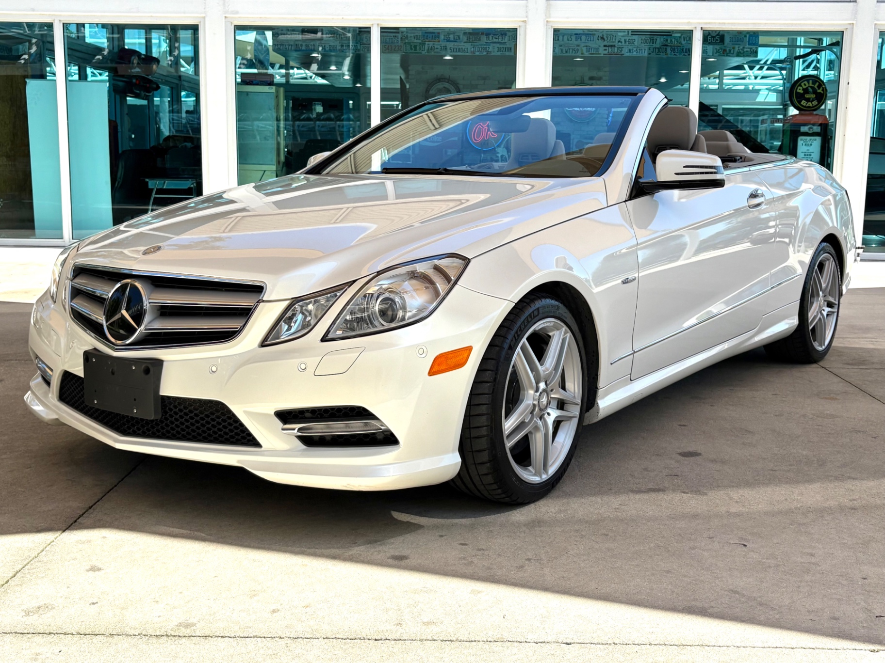 Vehicle photo 11