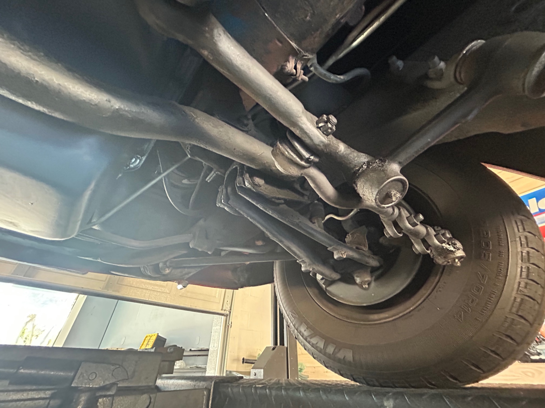 Vehicle photo 36