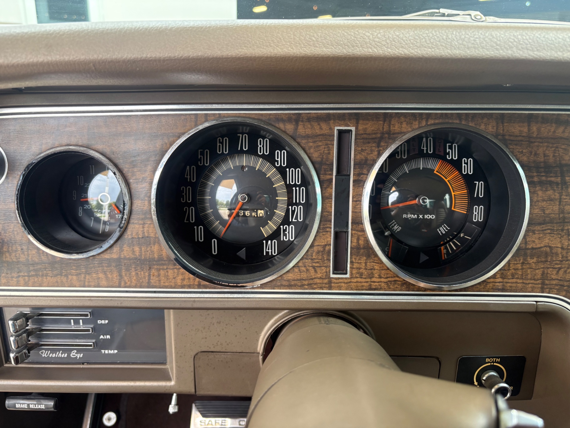 Vehicle photo 37