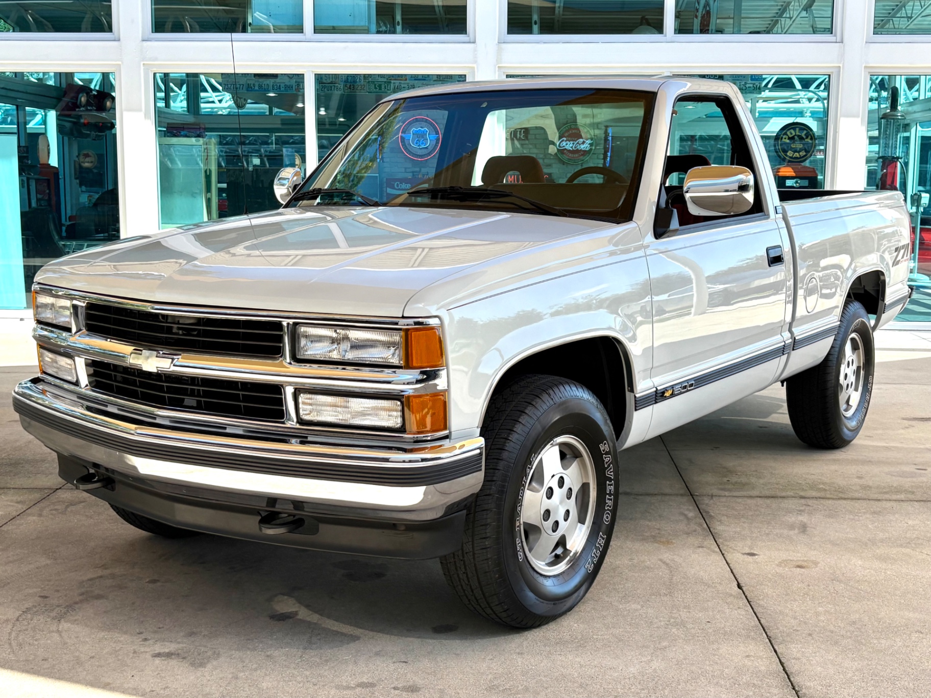 Vehicle photo 10