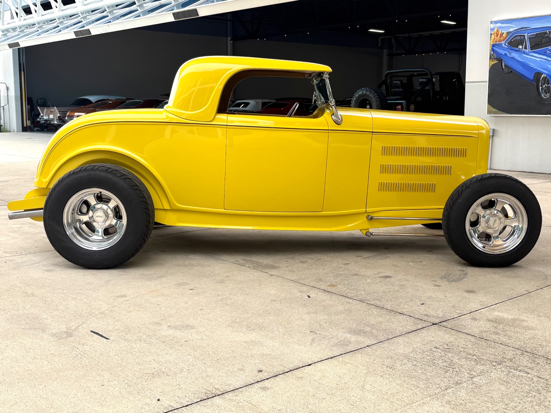 Vehicle photo 22