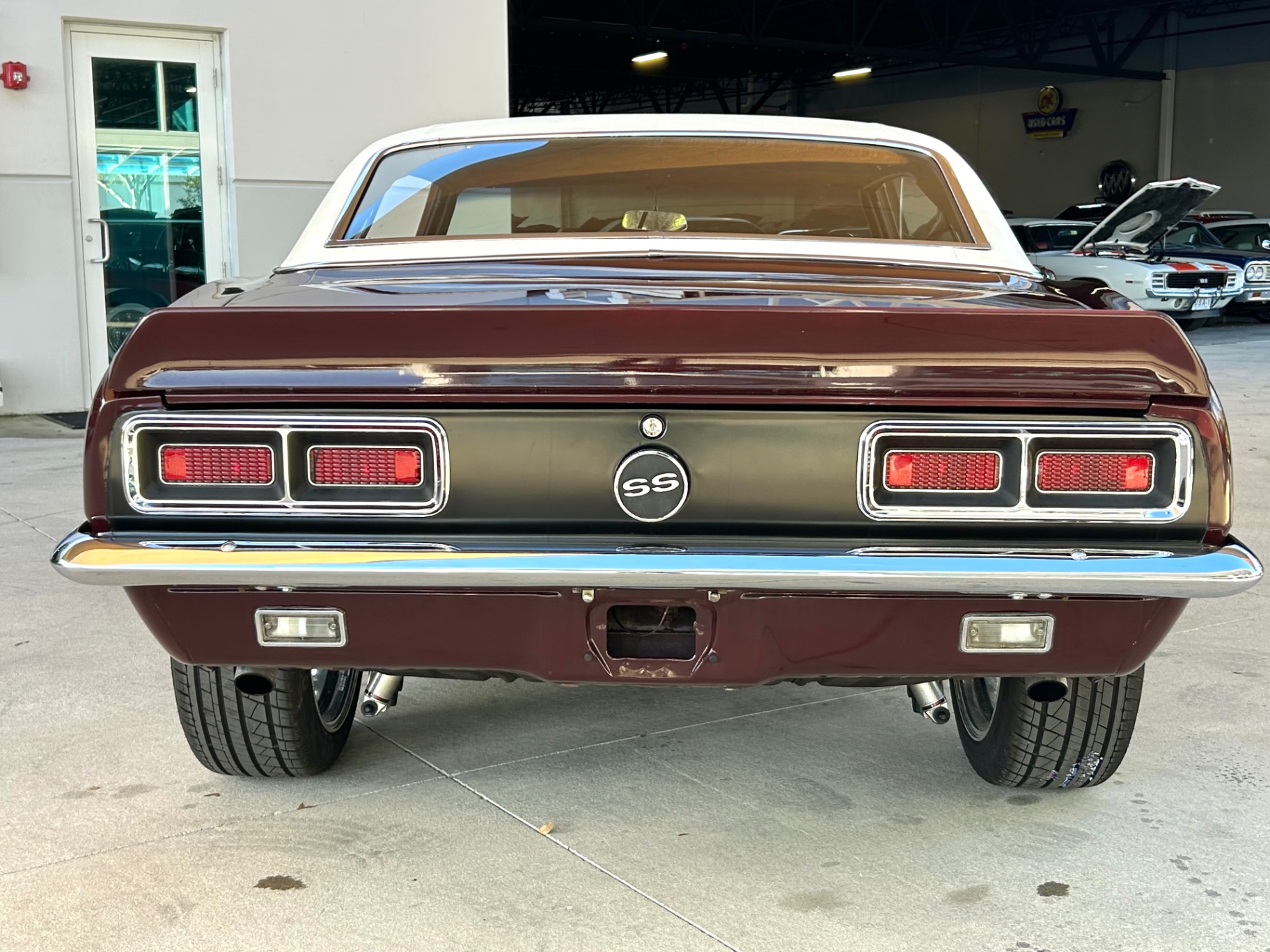 Vehicle photo 6