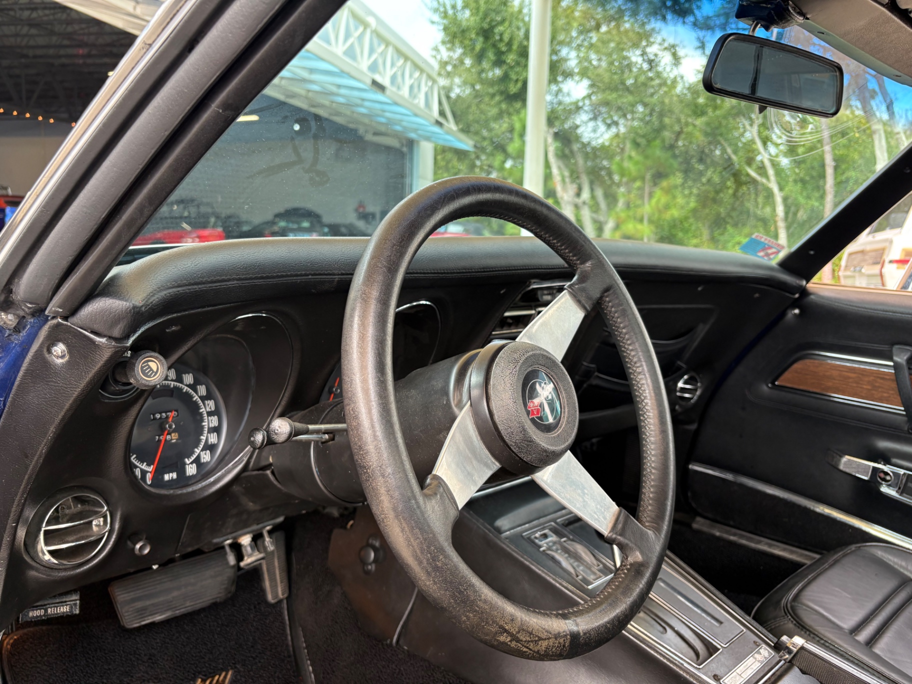 Vehicle photo 35
