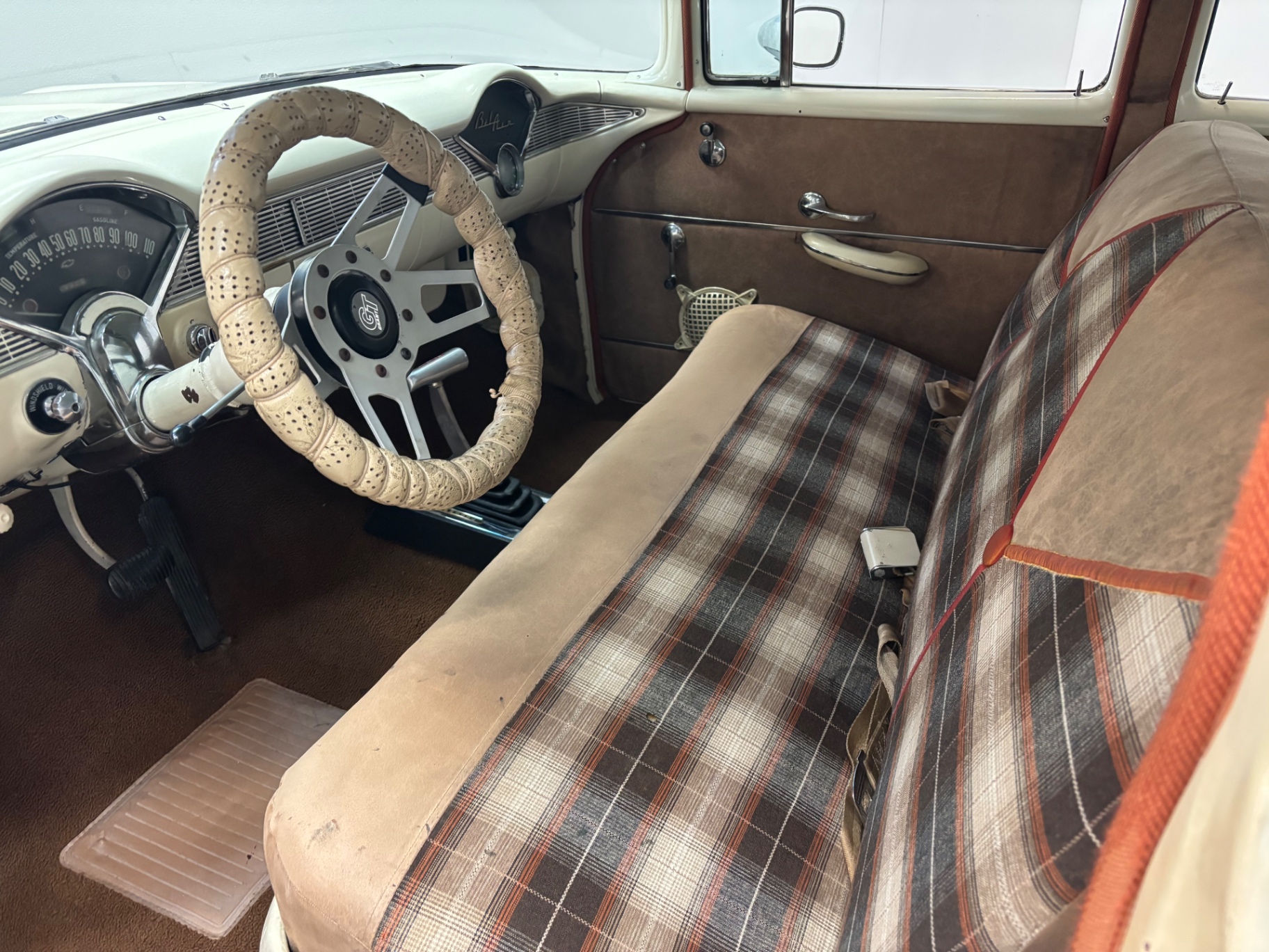 Vehicle photo 21