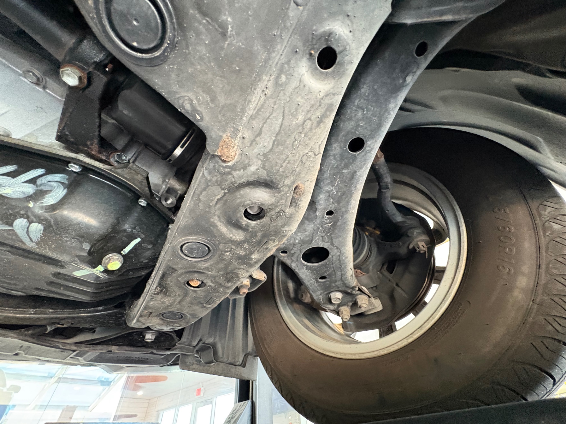 Vehicle photo 52