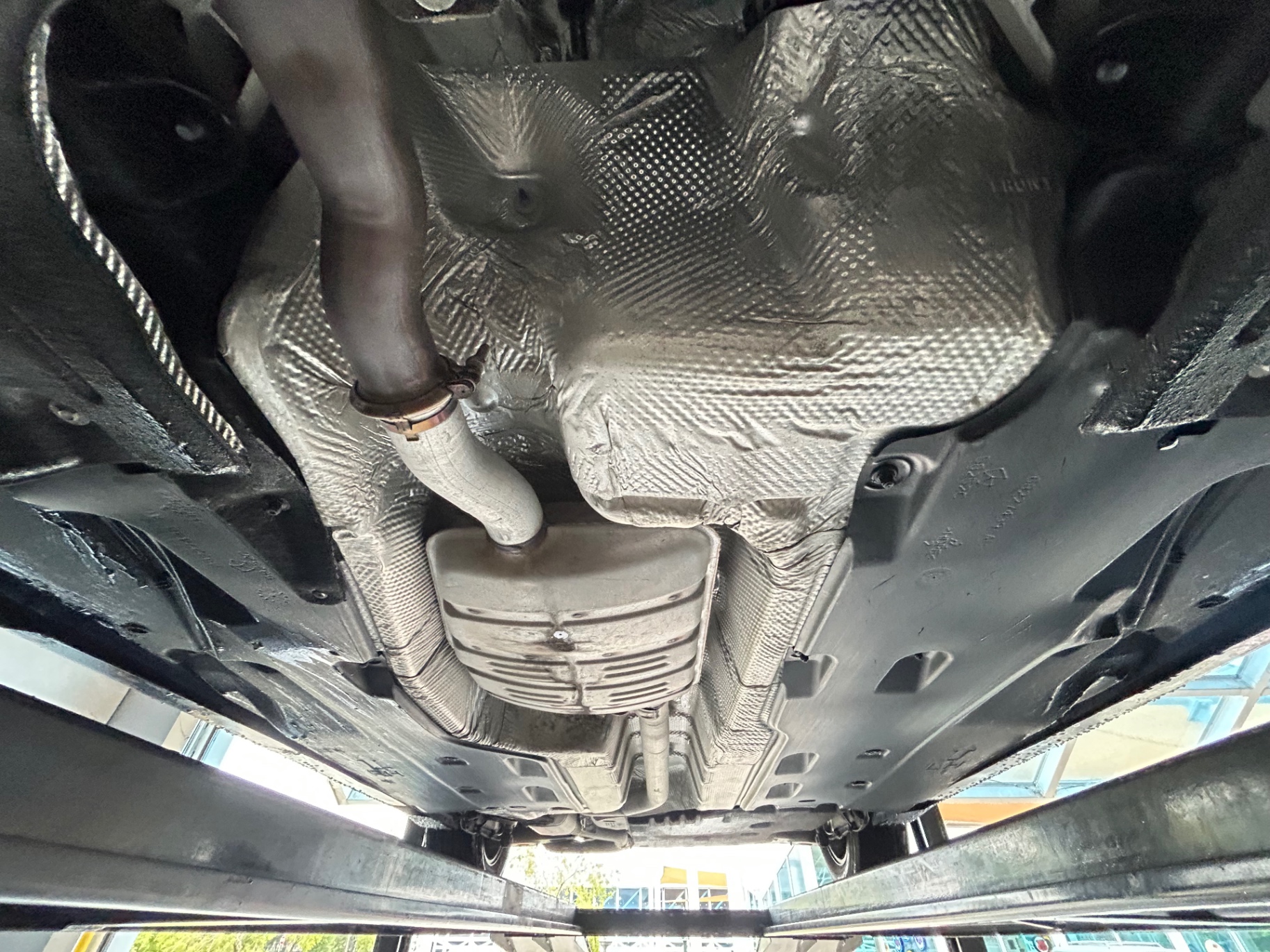Vehicle photo 52