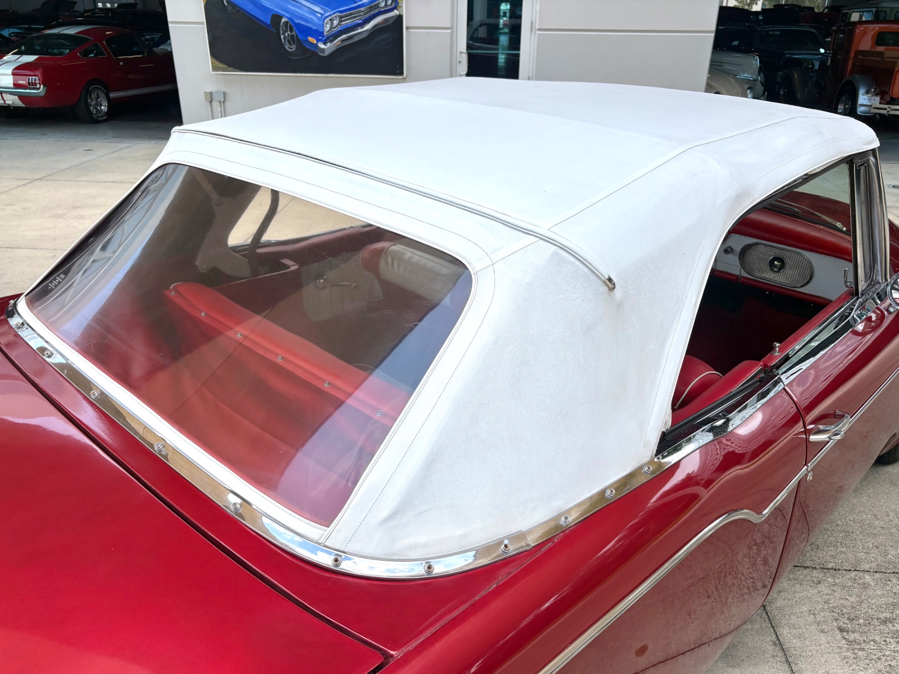 Vehicle photo 26