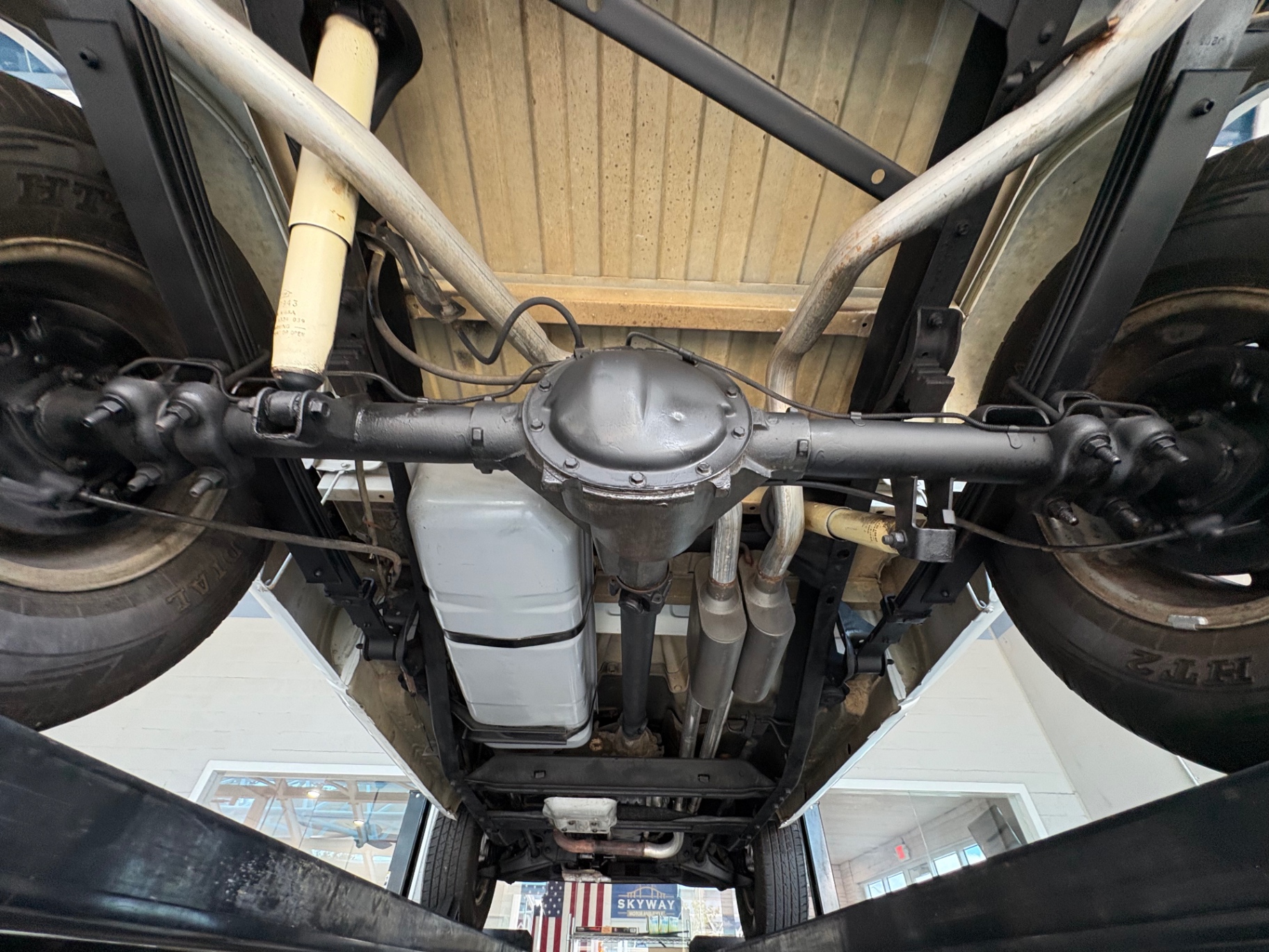 Vehicle photo 40