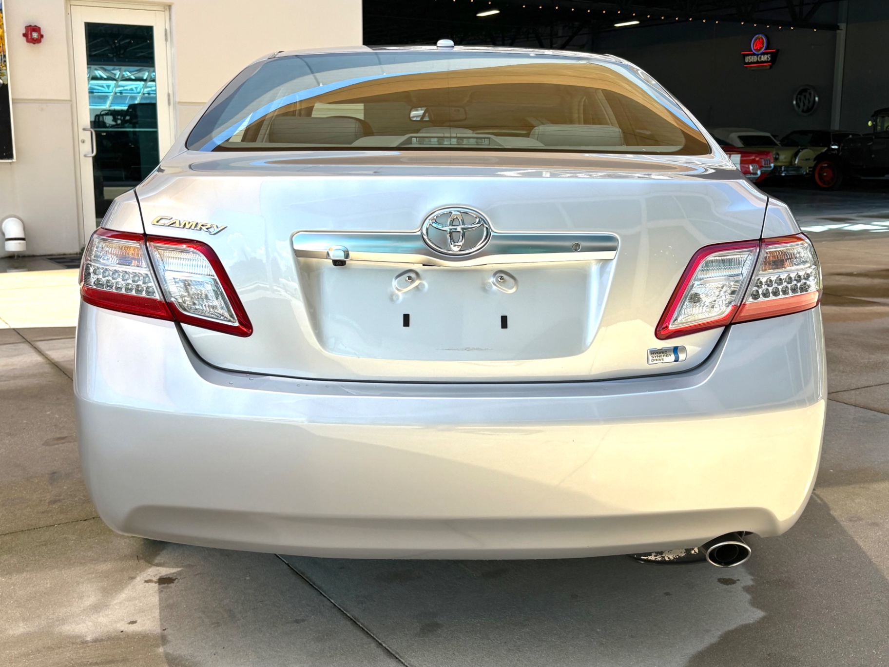 Vehicle photo 6