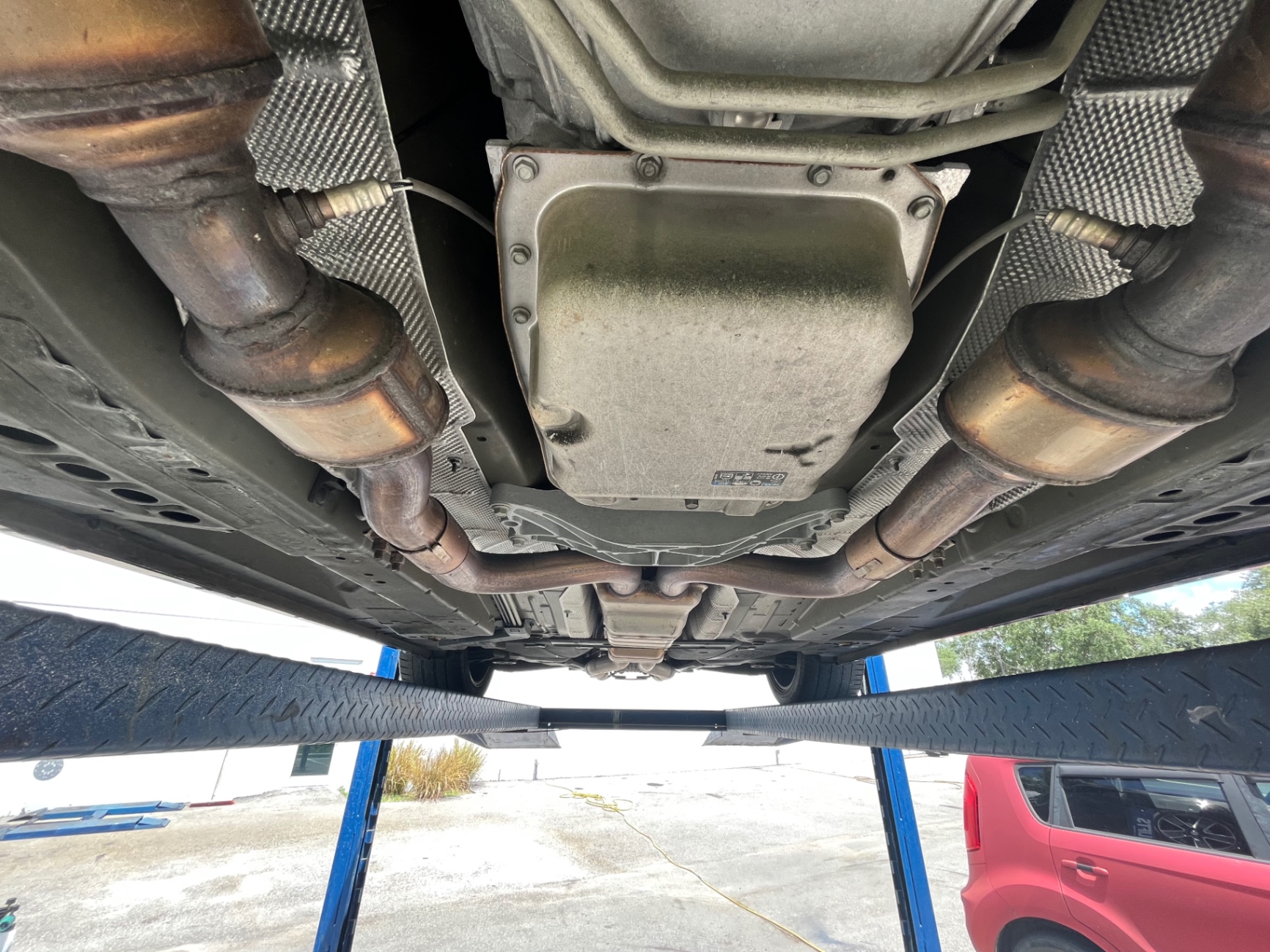 Vehicle photo 38