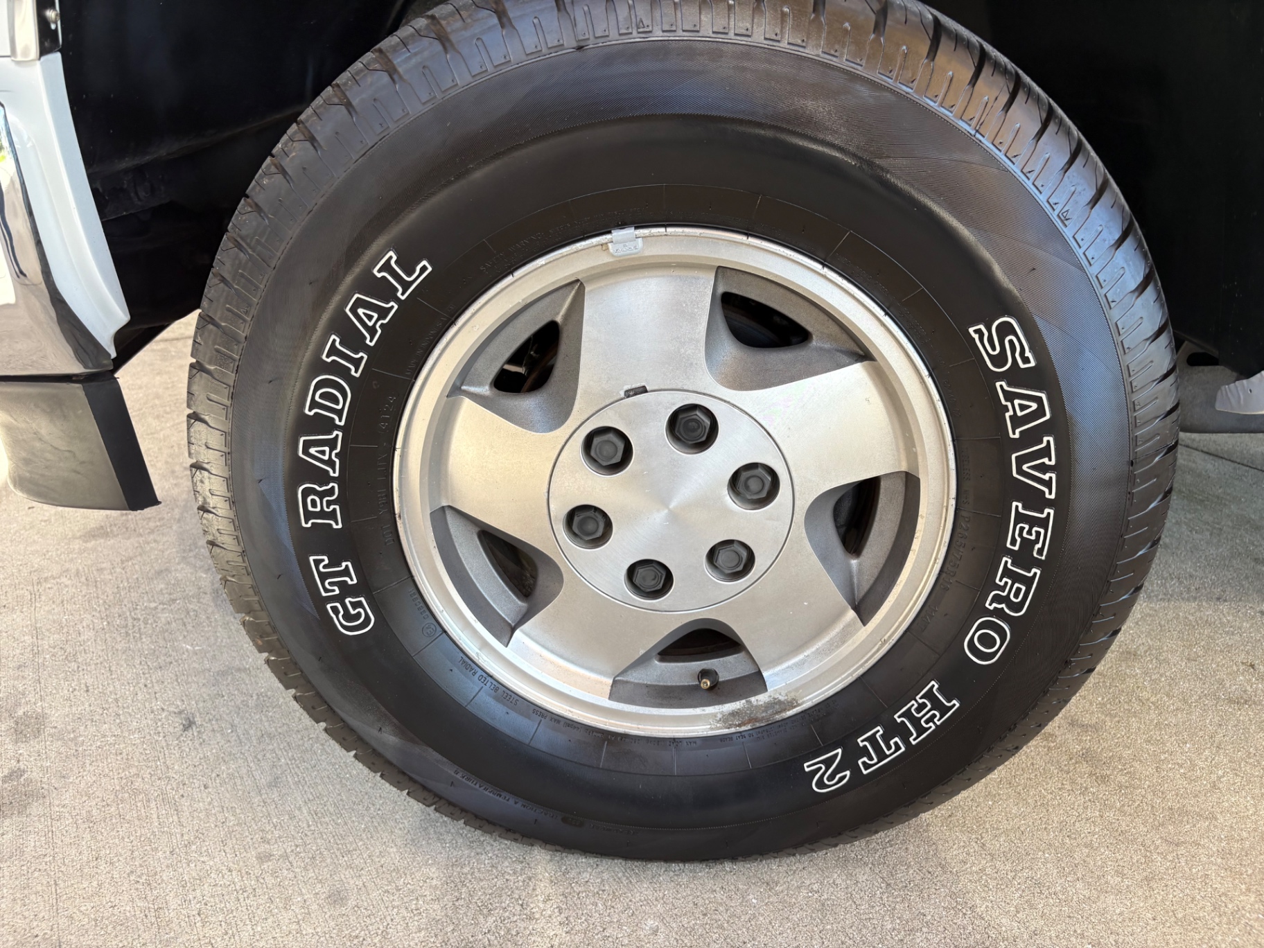 Vehicle photo 19