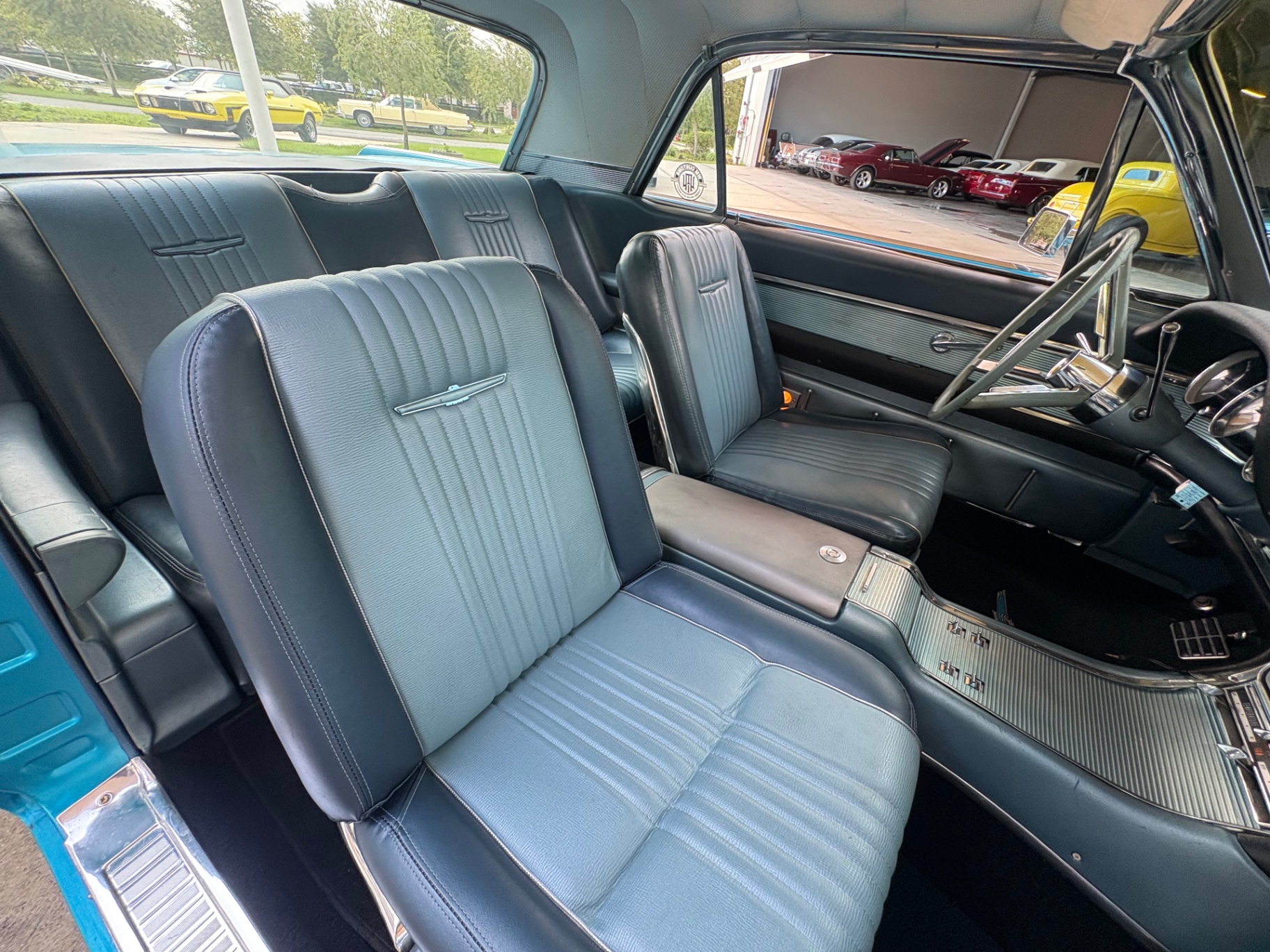 Vehicle photo 41