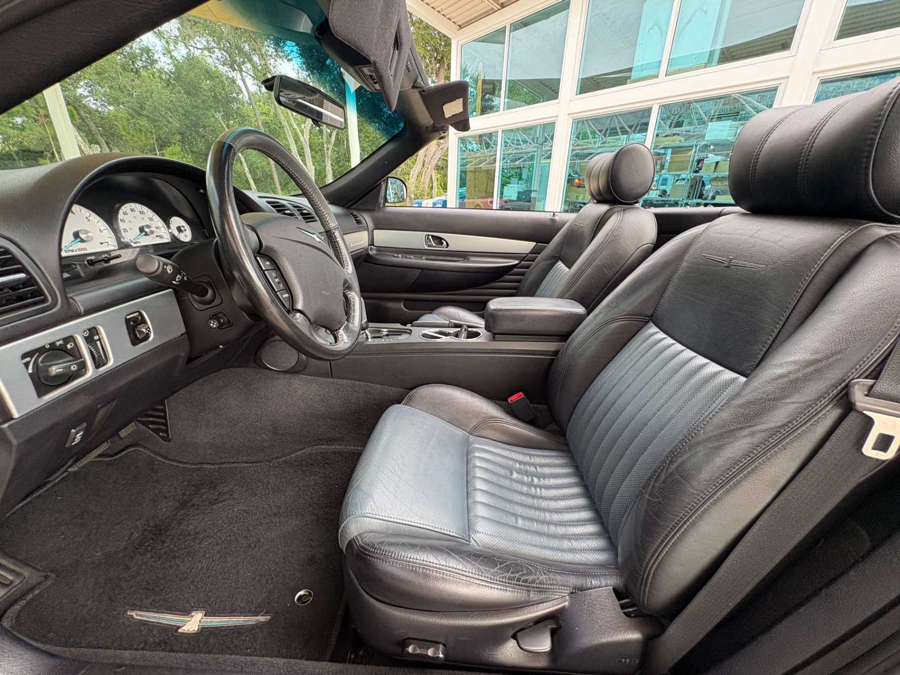 Vehicle photo 41