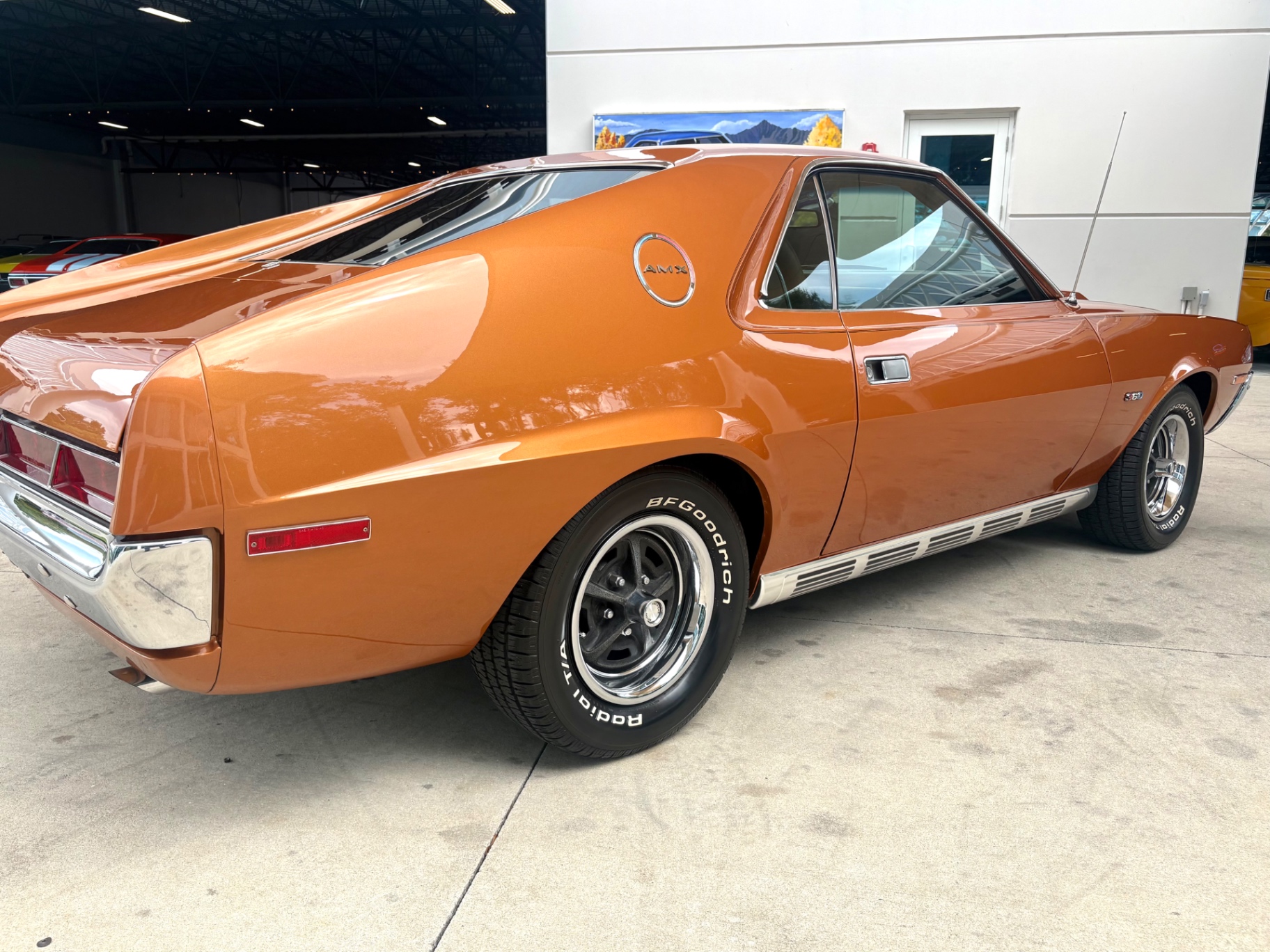 Vehicle photo 16