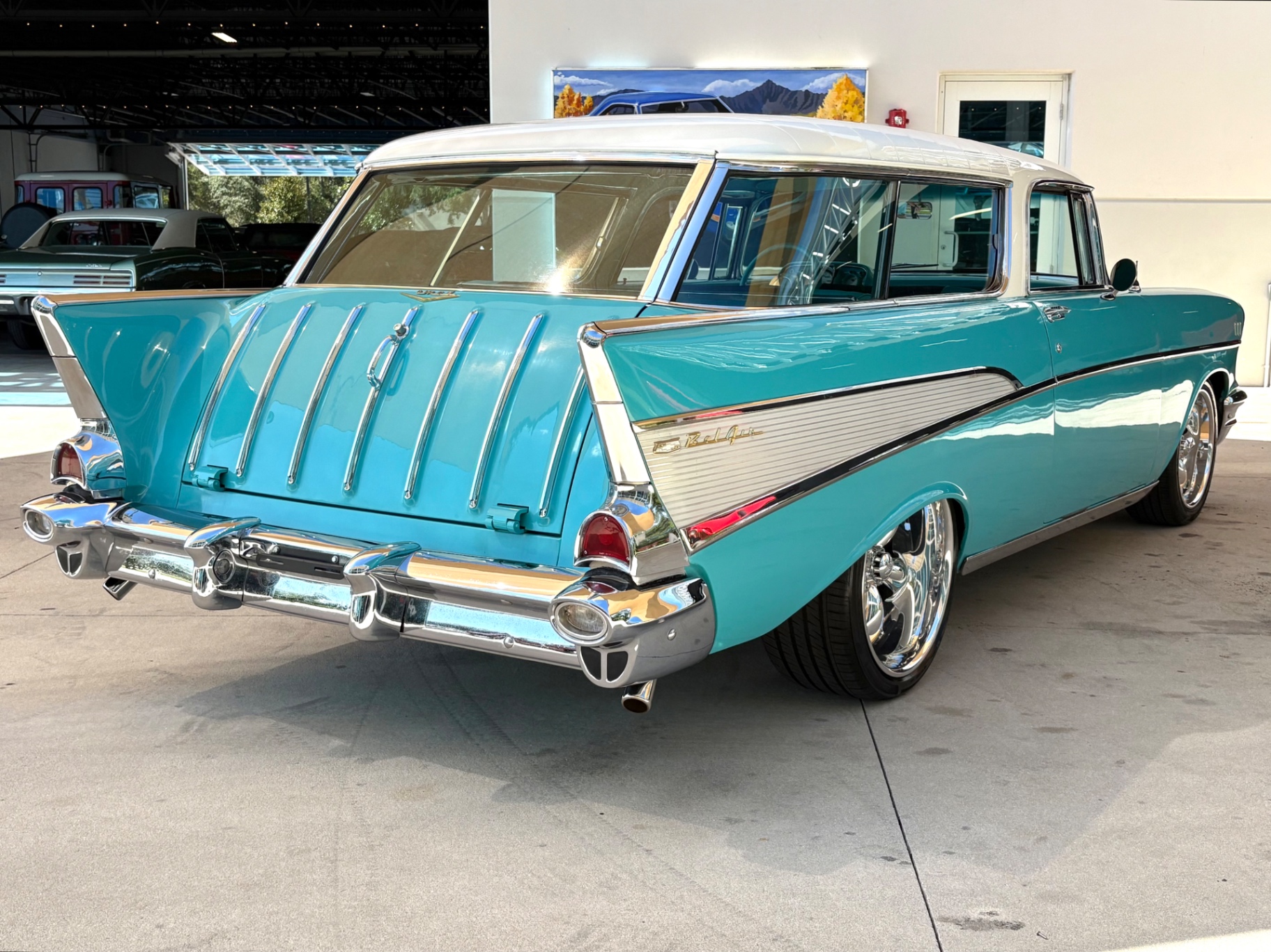 Vehicle photo 5
