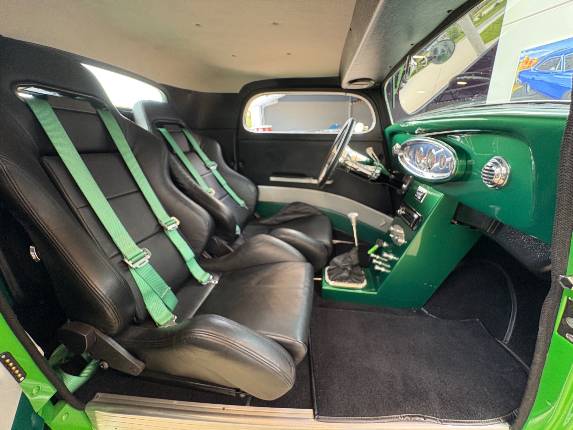 Vehicle photo 31