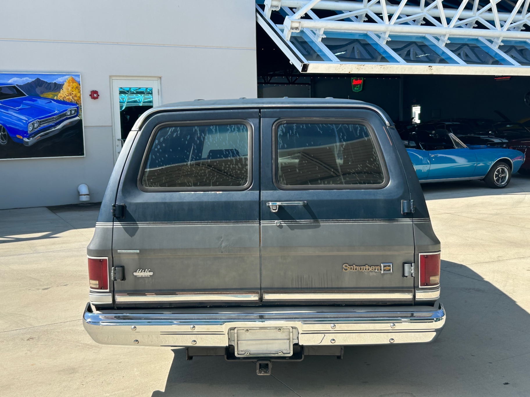 Vehicle photo 6