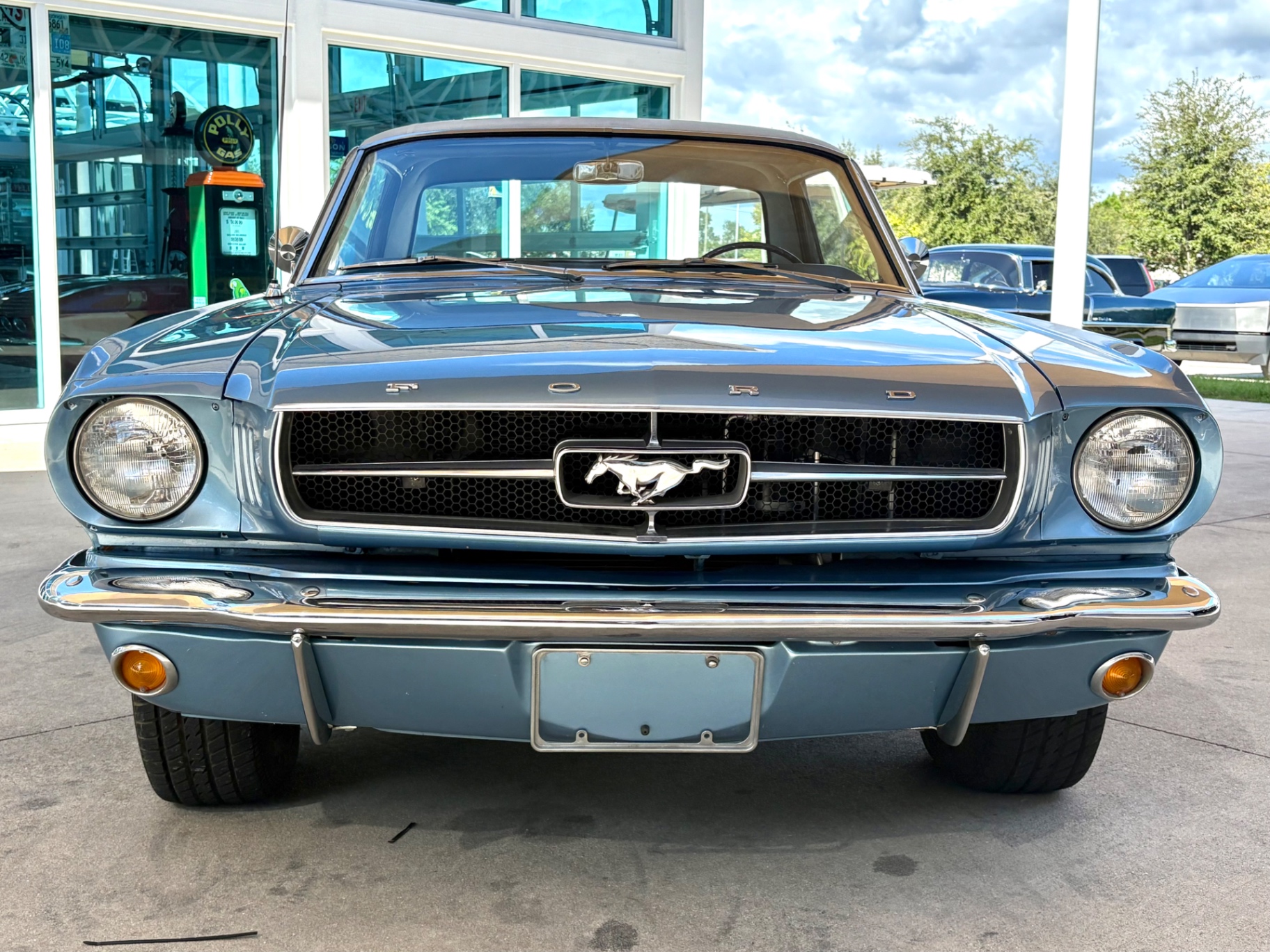 Vehicle photo 2