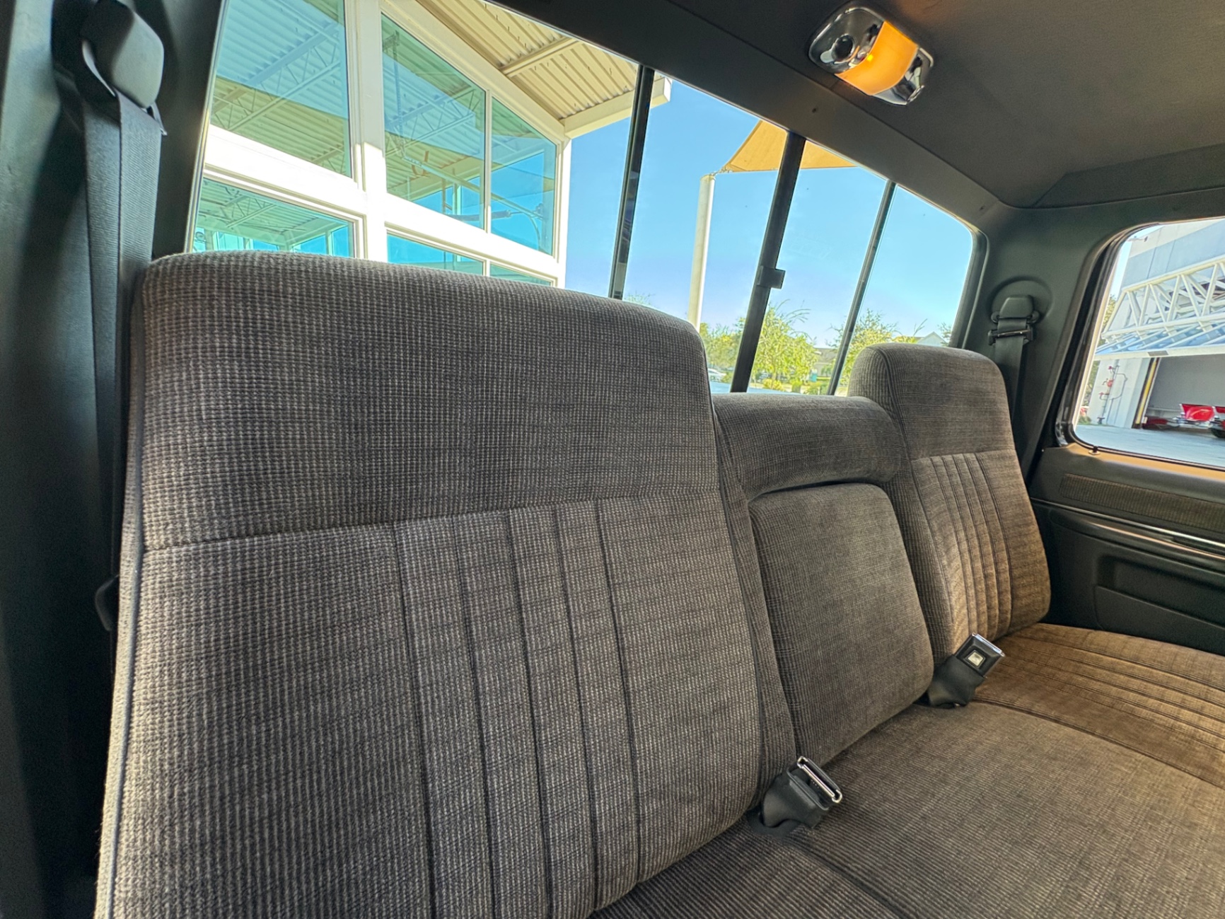 Vehicle photo 38