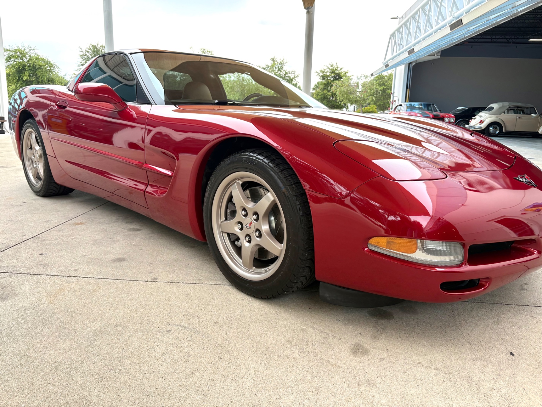 Vehicle photo 20