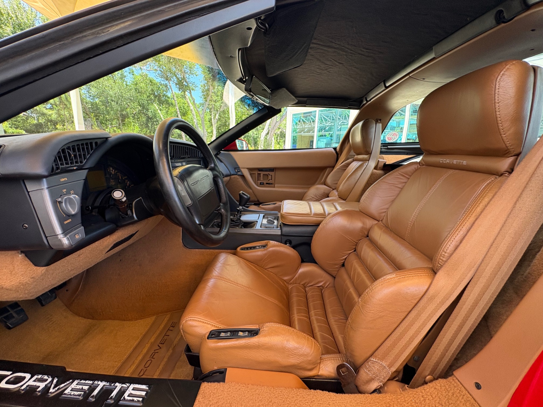 Vehicle photo 33