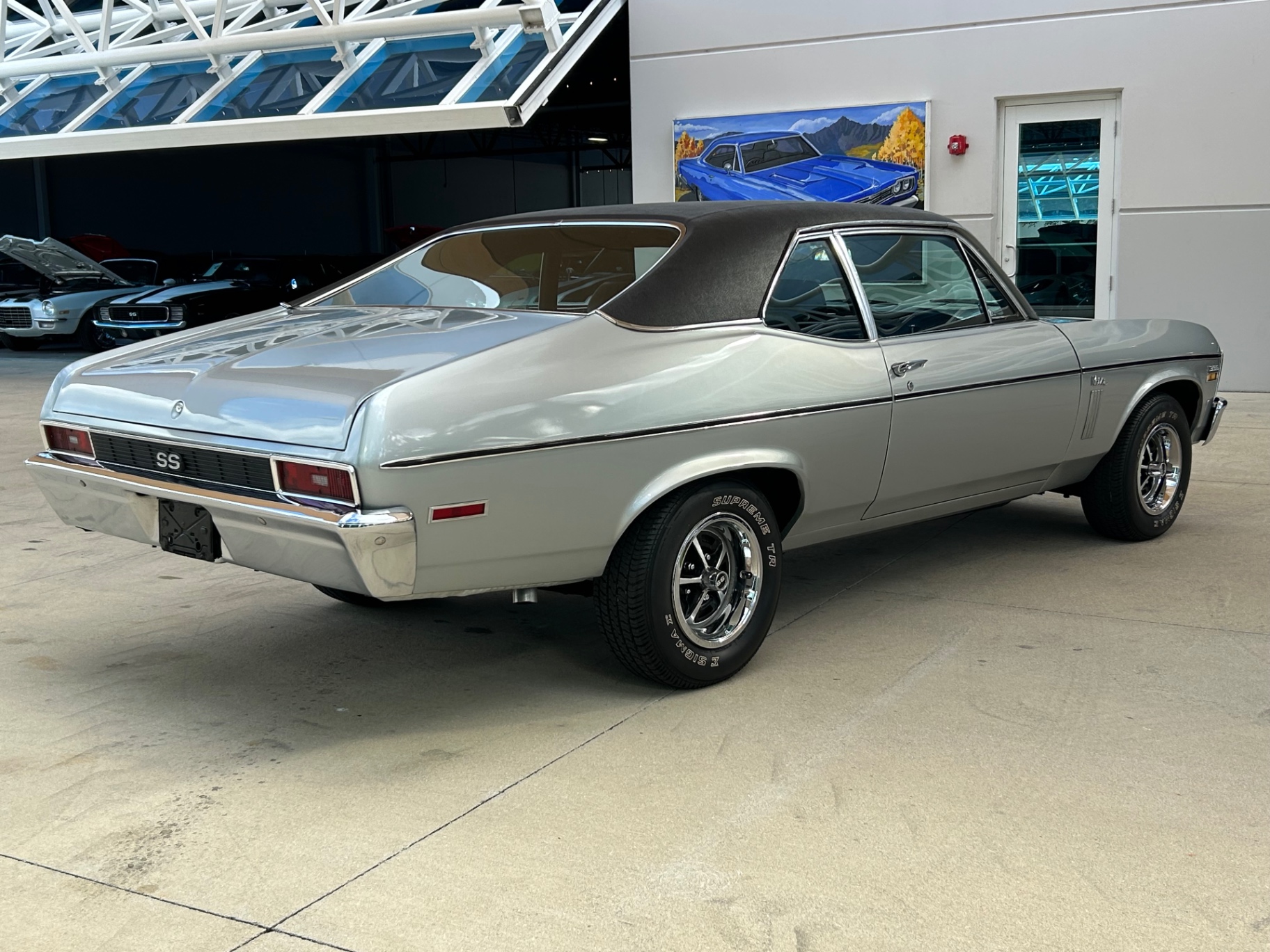 Vehicle photo 5