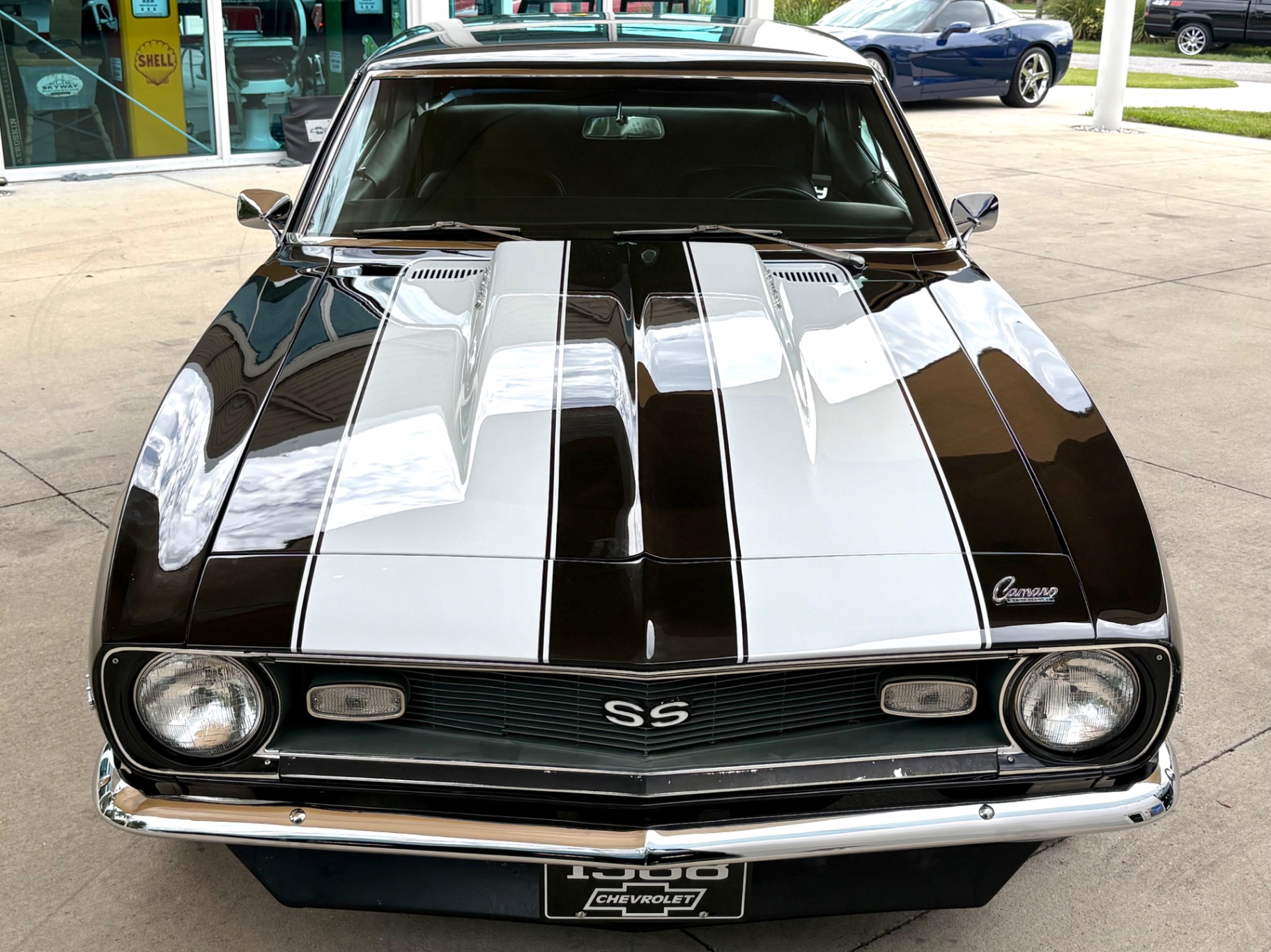 Vehicle photo 3