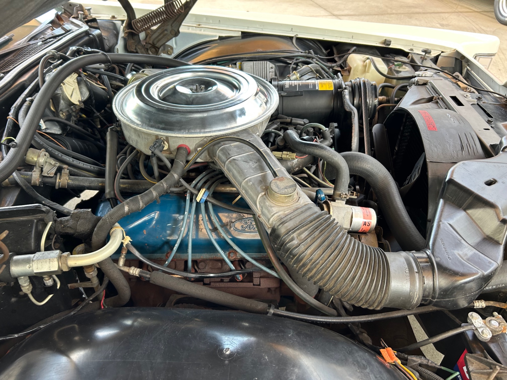 Vehicle photo 17