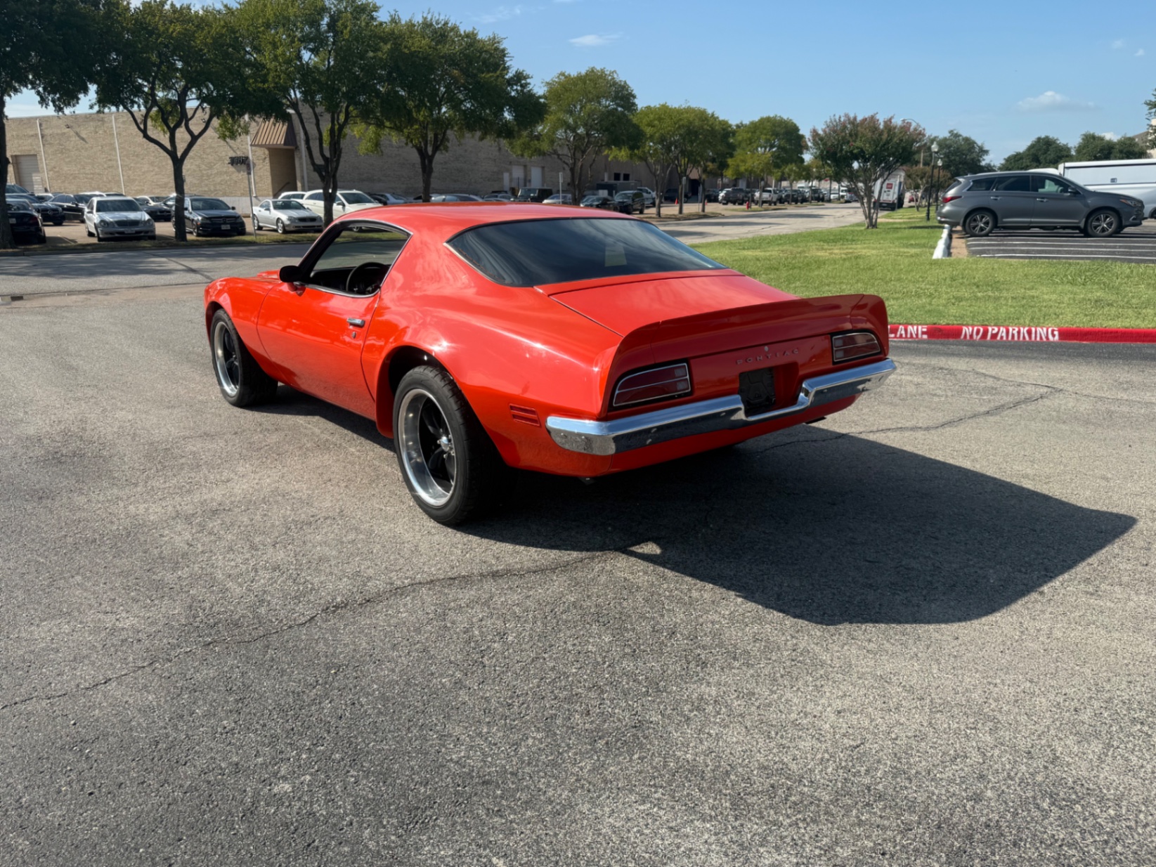 Vehicle photo 6