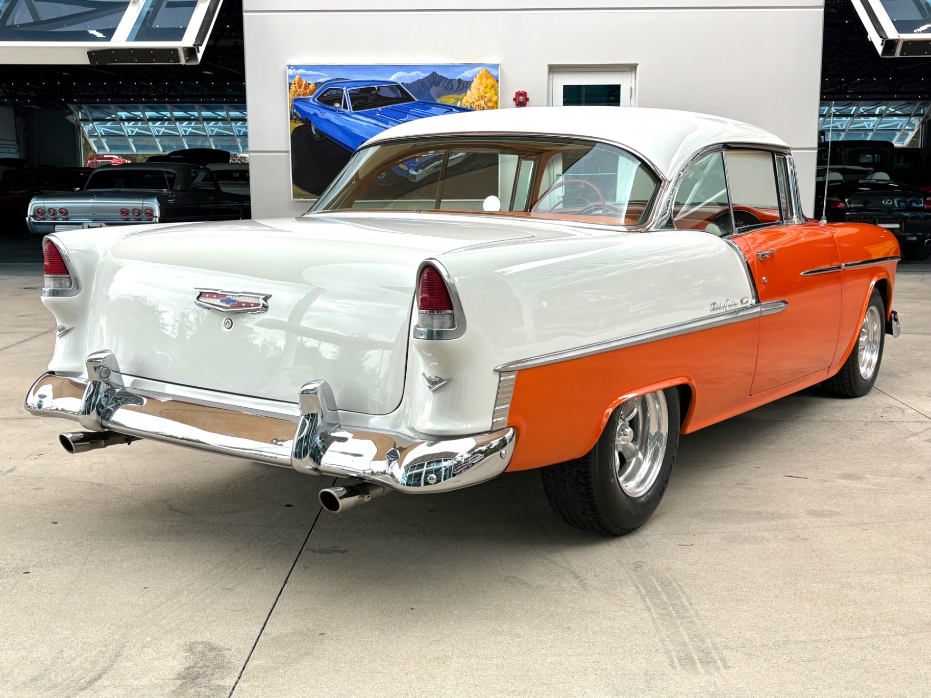 Vehicle photo 6