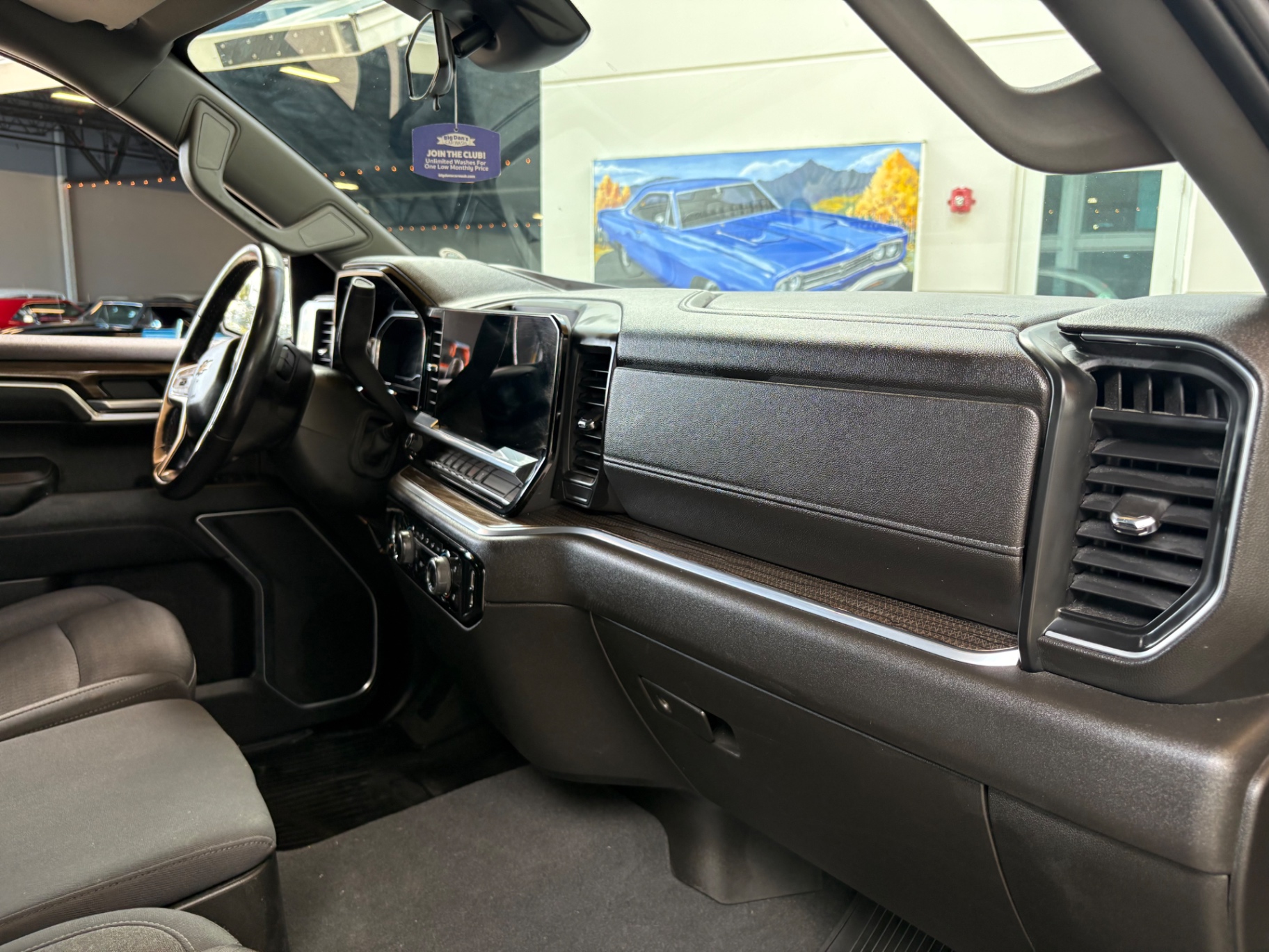 Vehicle photo 39
