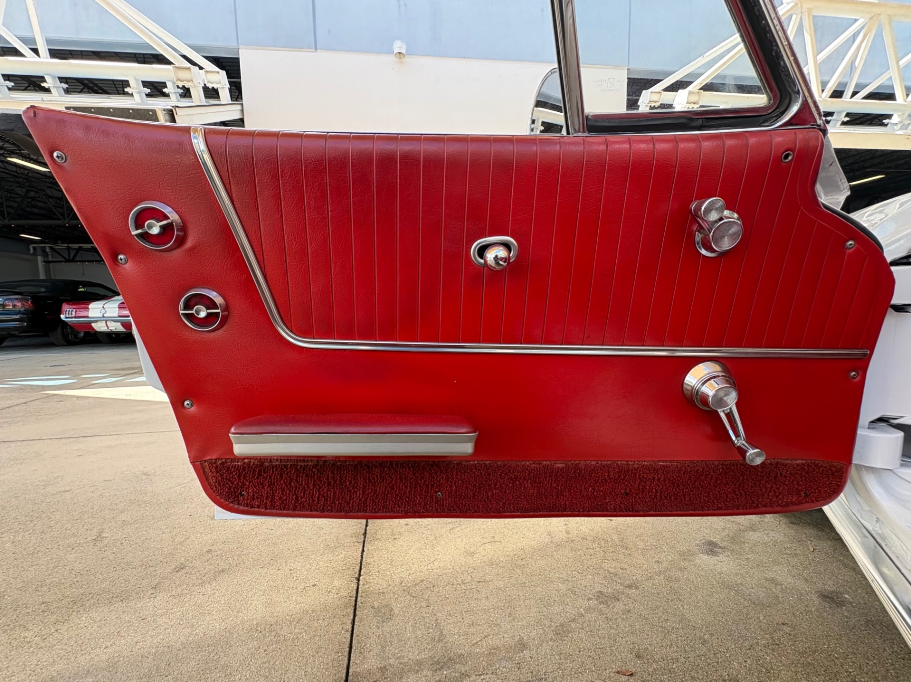 Vehicle photo 41
