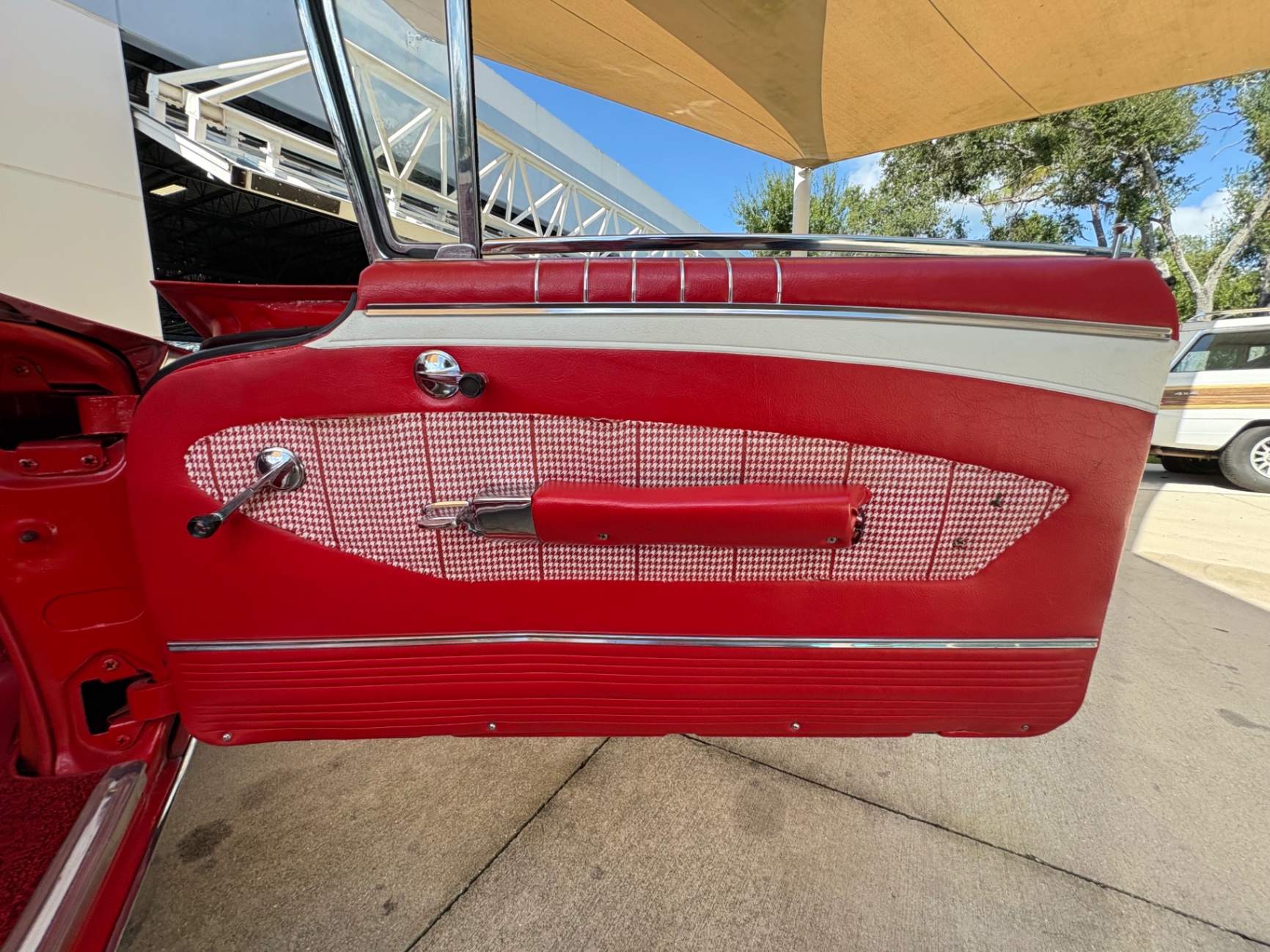 Vehicle photo 40