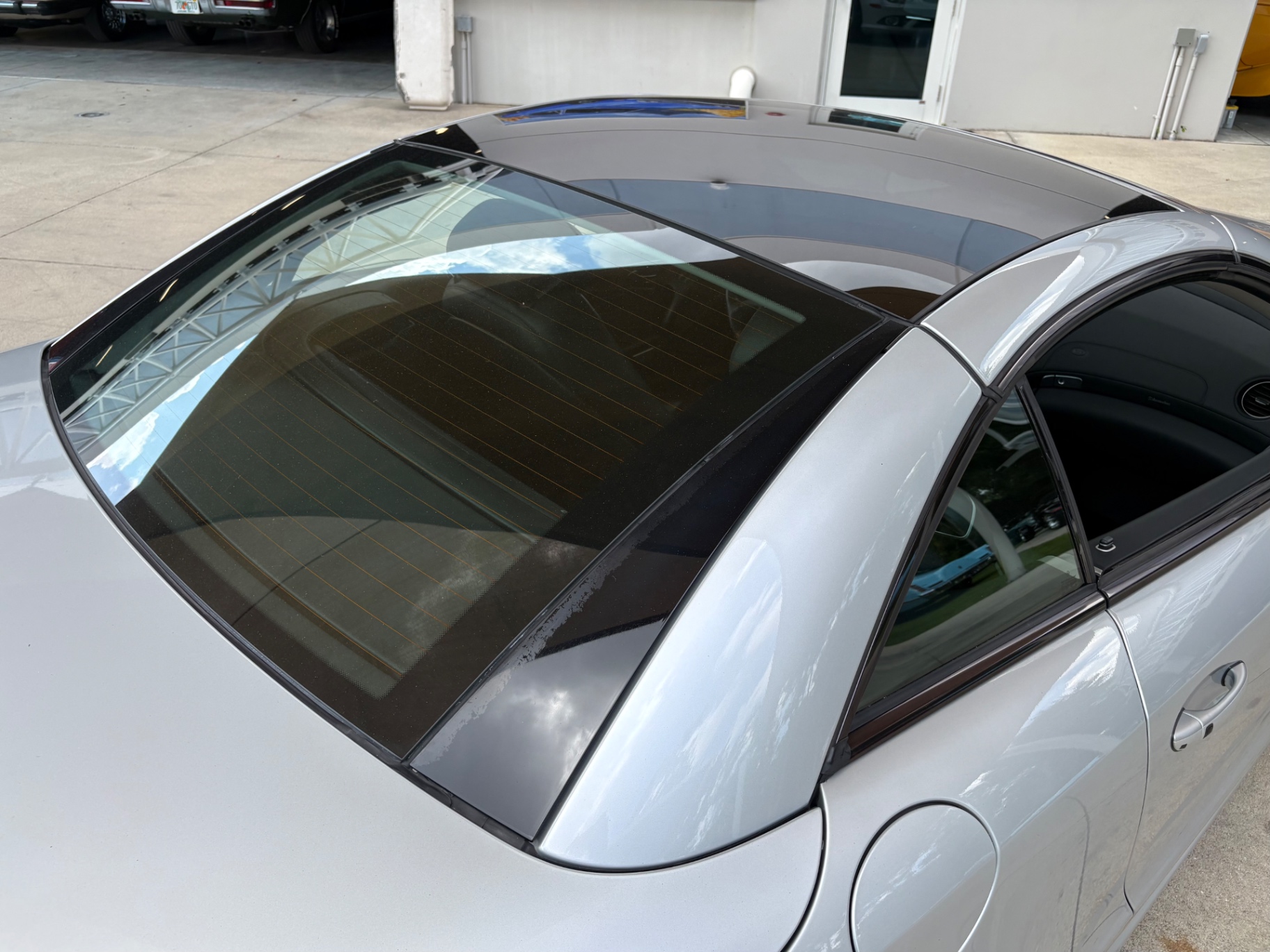 Vehicle photo 26