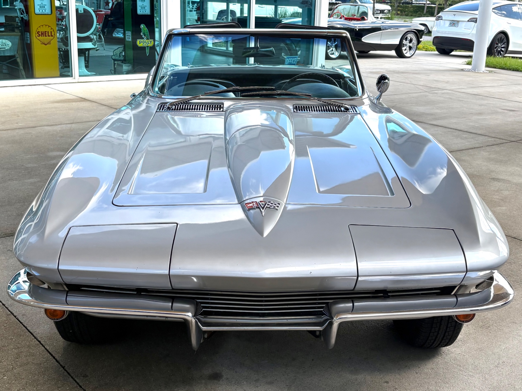 Vehicle photo 3