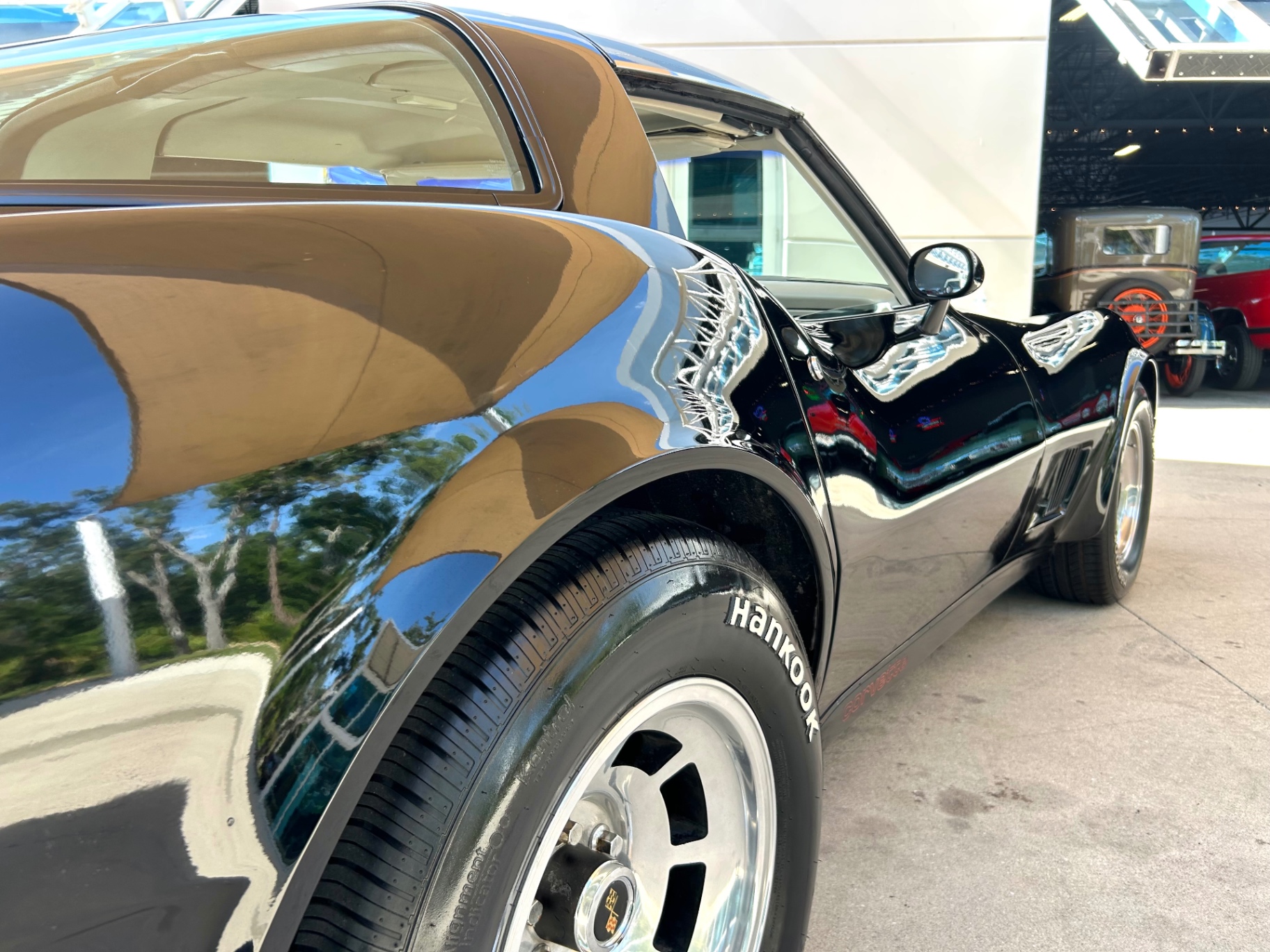 Vehicle photo 15