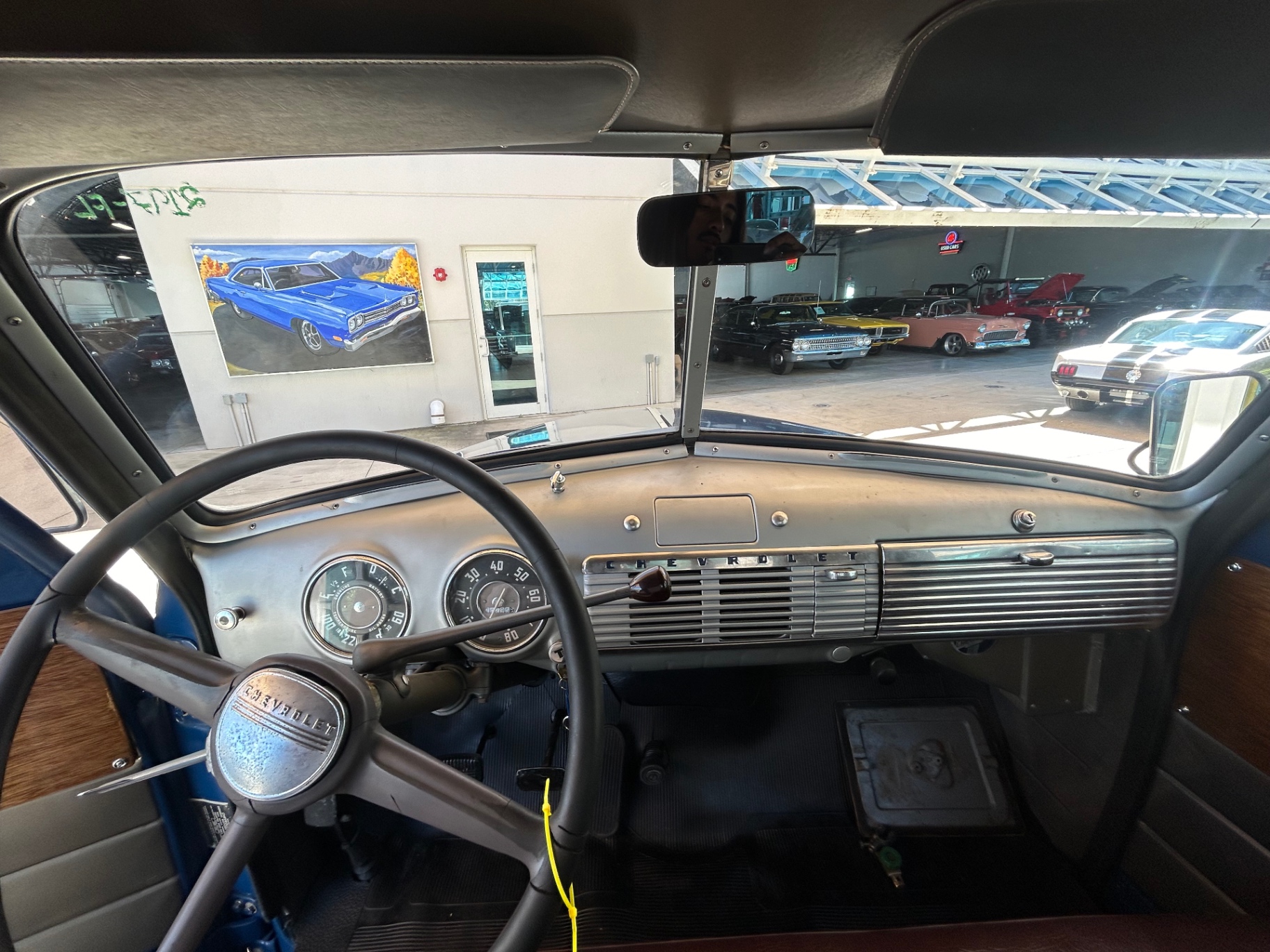 Vehicle photo 17