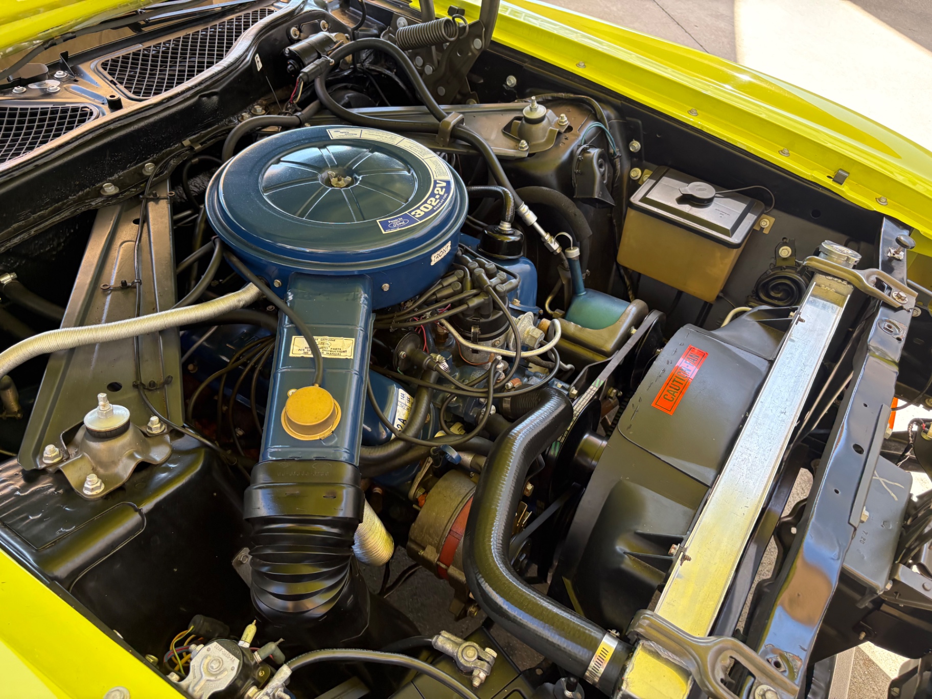 Vehicle photo 33