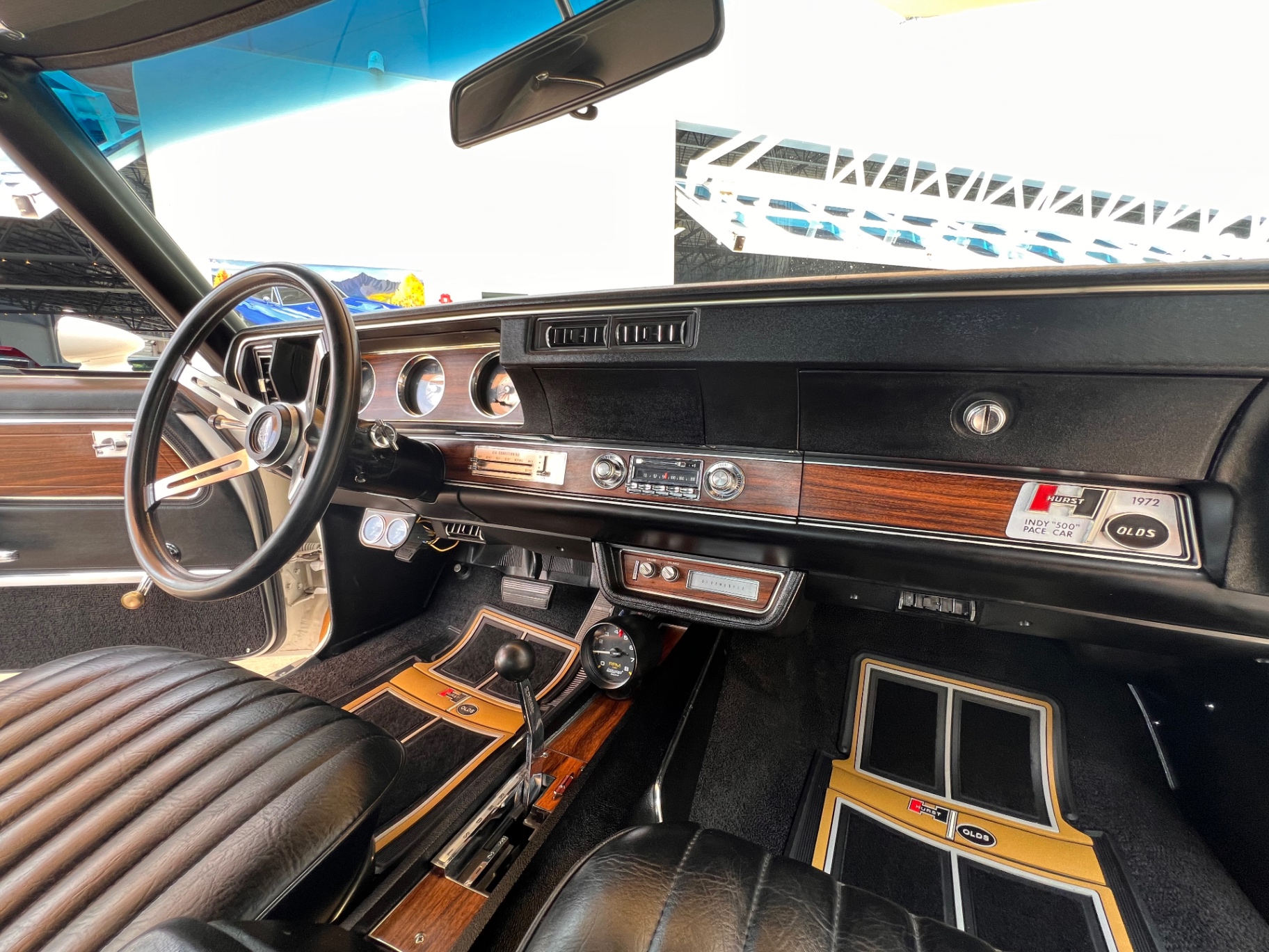 Vehicle photo 37