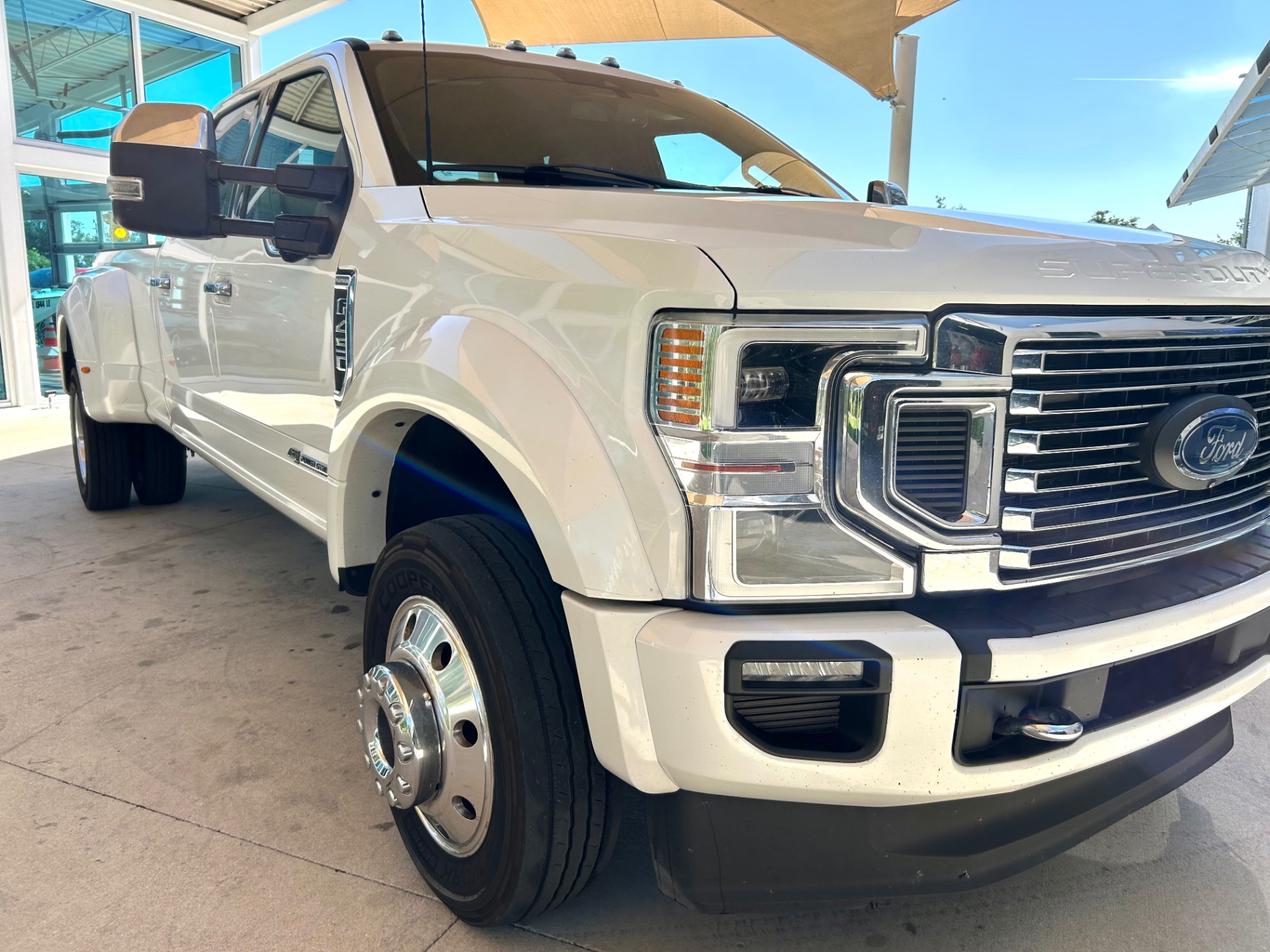 Vehicle photo 18