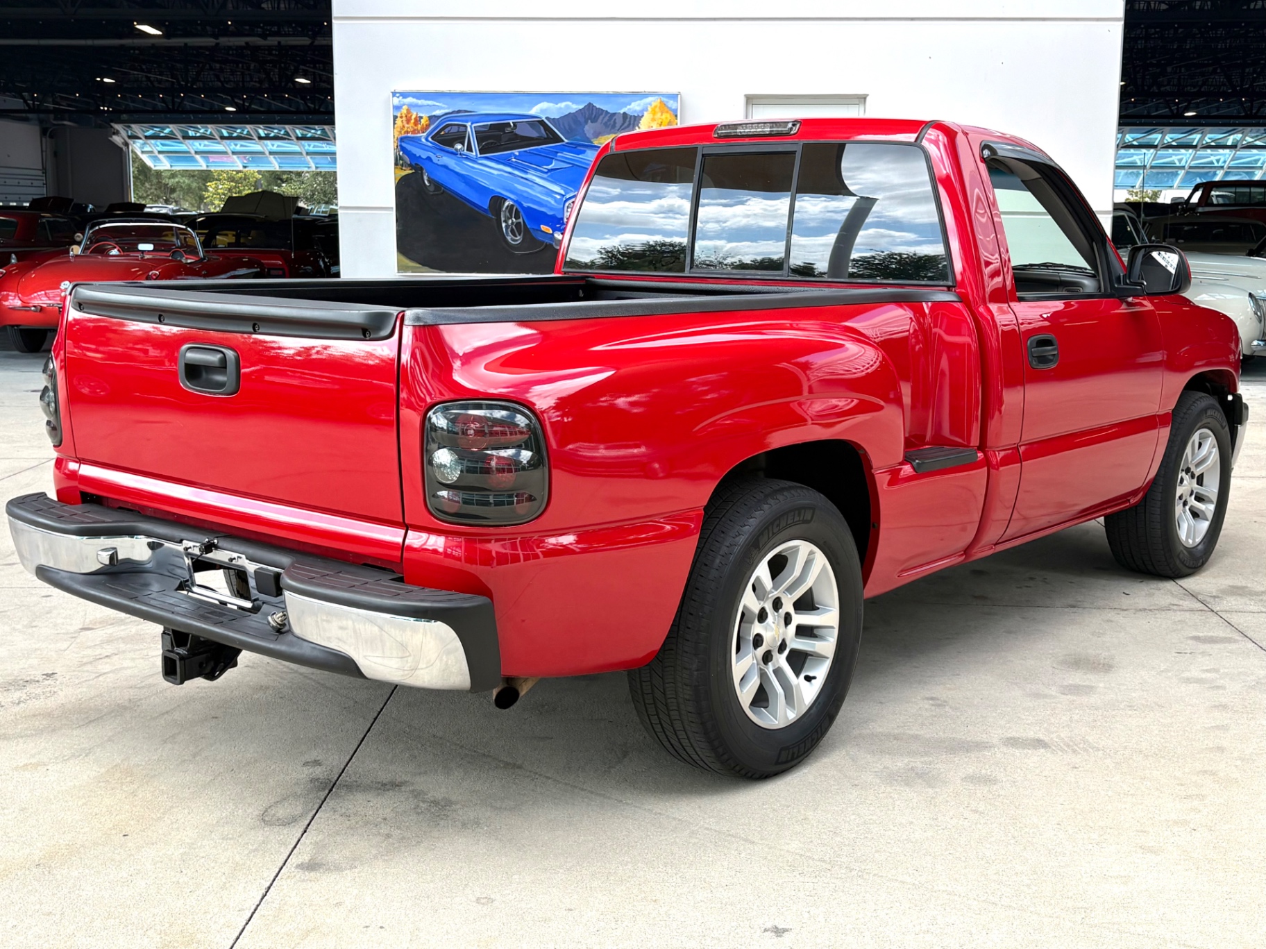 Vehicle photo 6