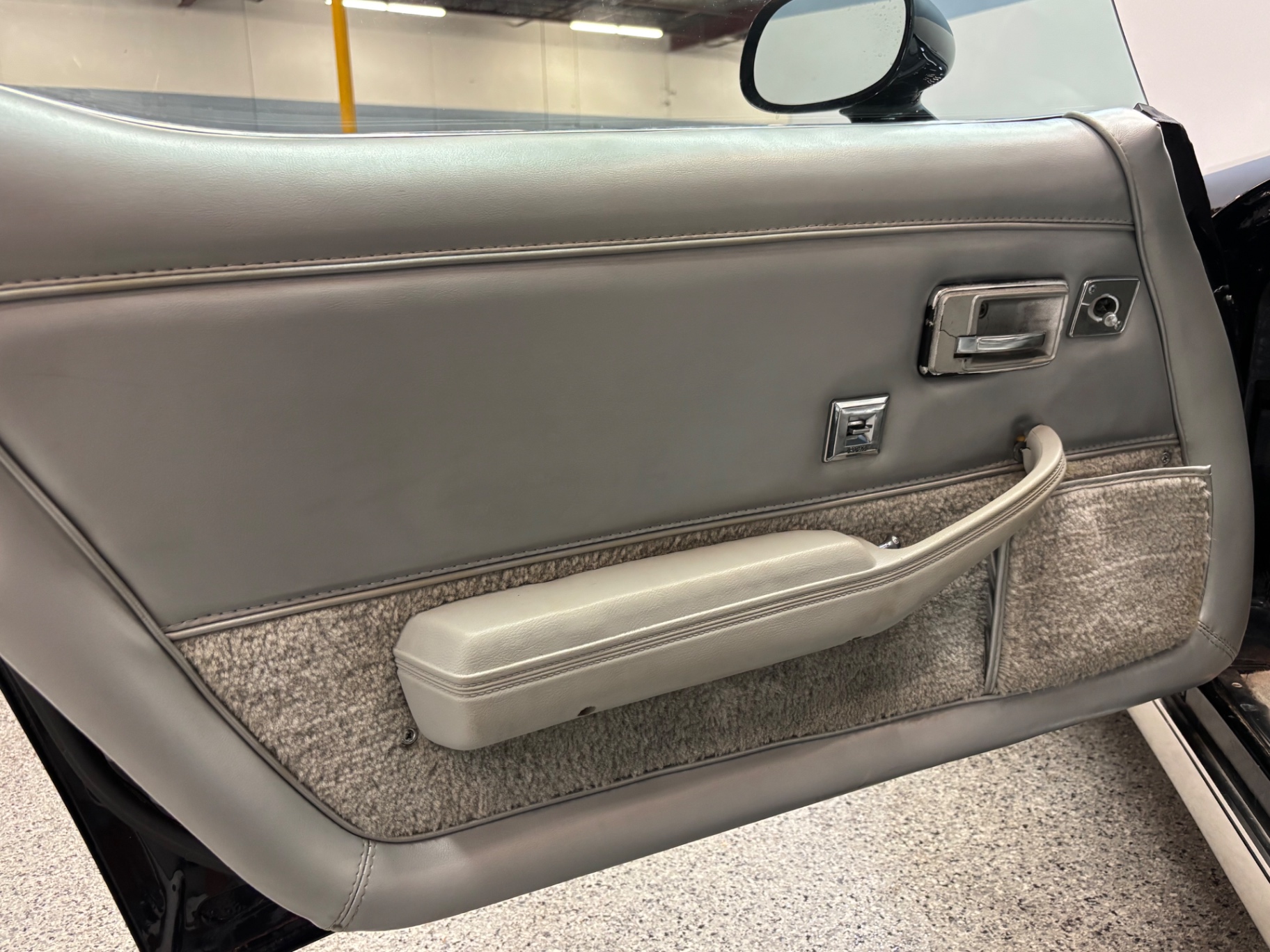 Vehicle photo 21